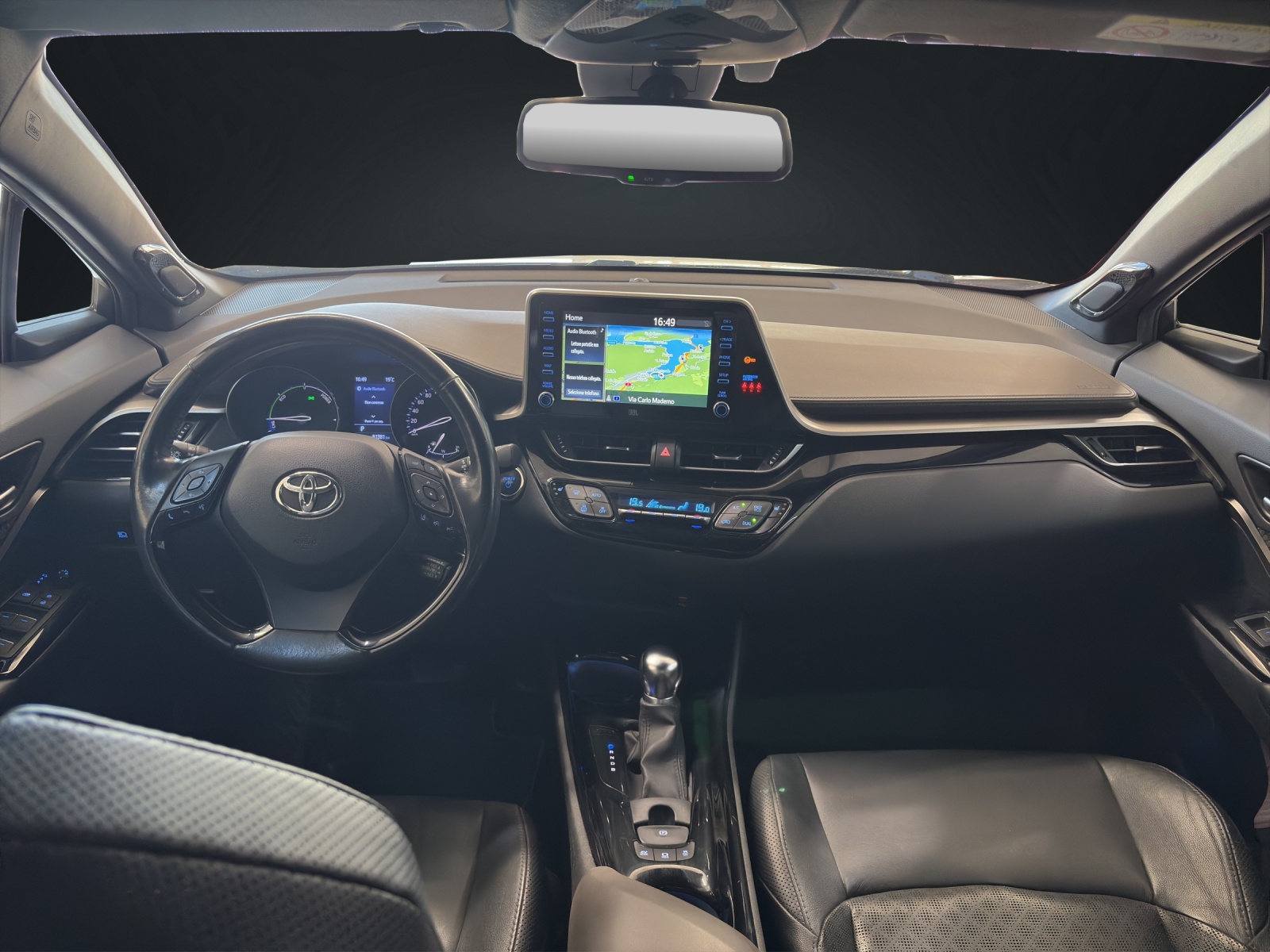 TOYOTA C-HR 1.8 HSD CVT Premium-image-8