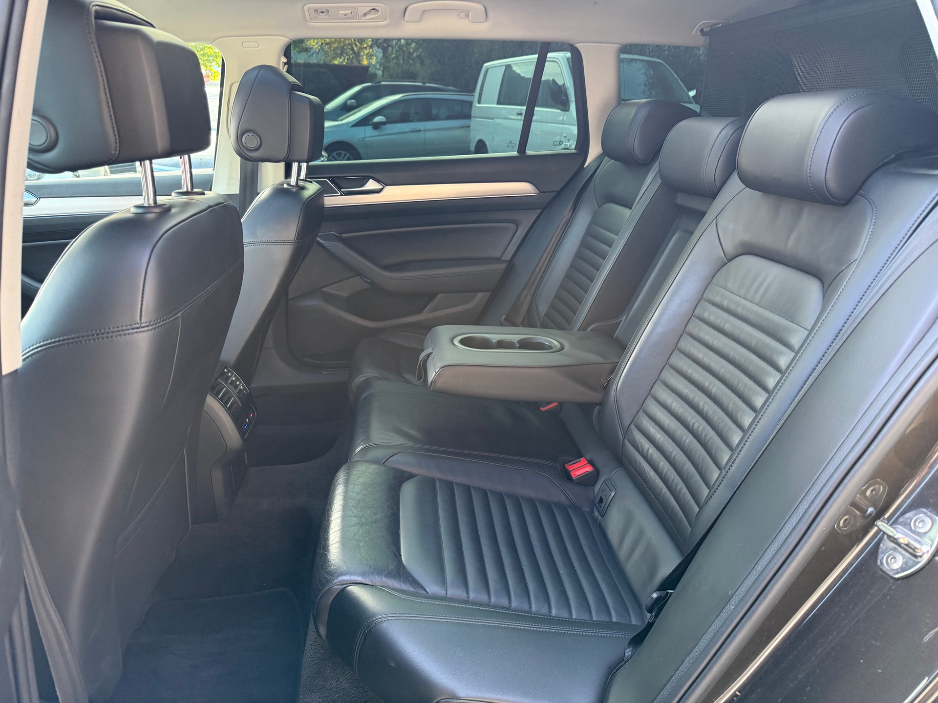 VW Passat Variant 2.0 TDI BMT High. DSG 4Motion-image-17