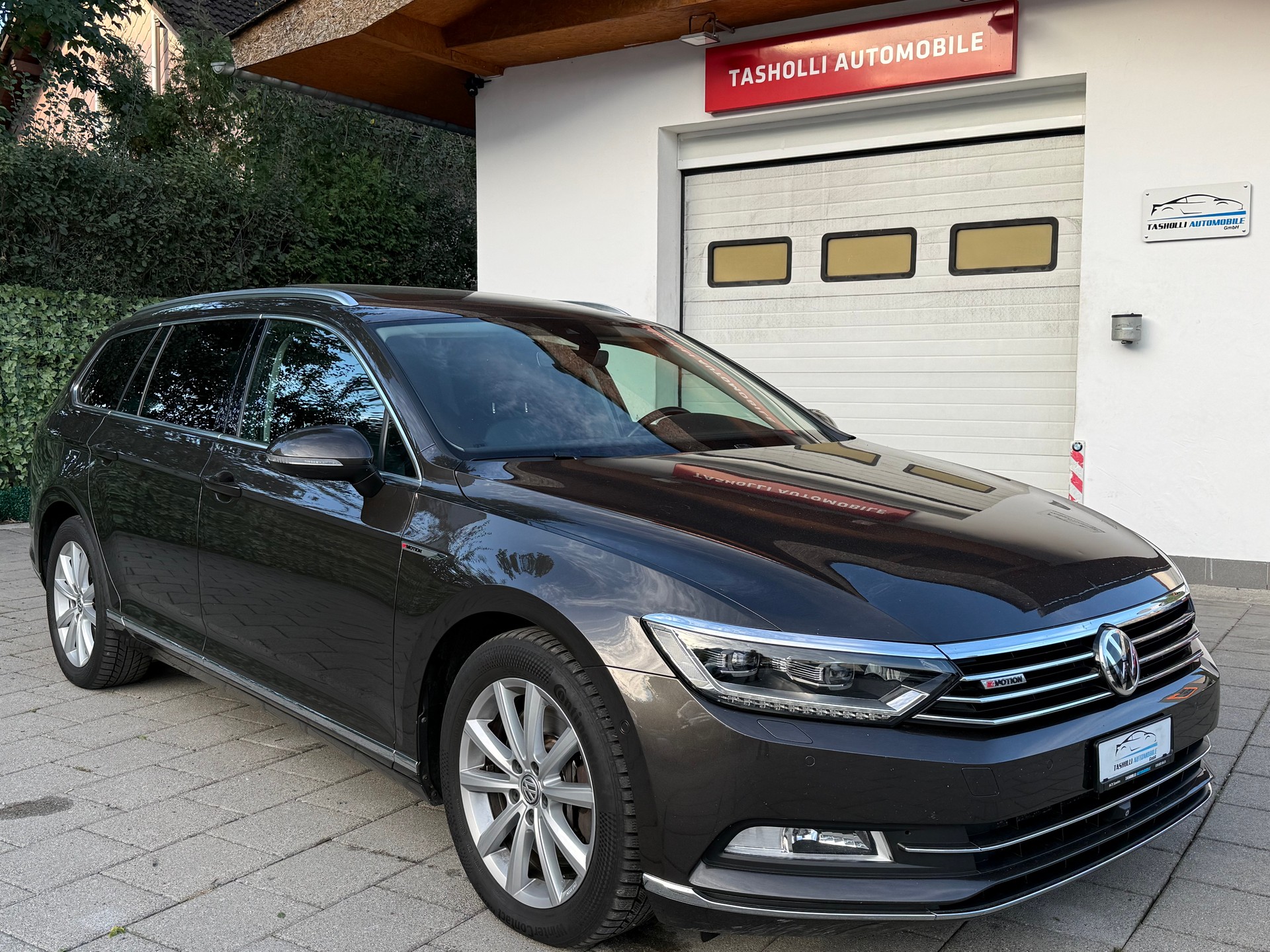 VW Passat Variant 2.0 TDI BMT High. DSG 4Motion-image-1