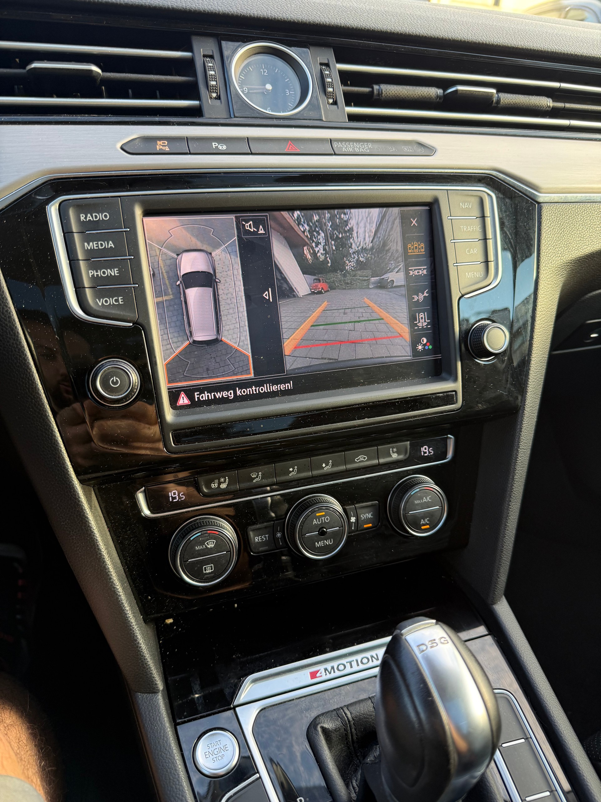 VW Passat Variant 2.0 TDI BMT High. DSG 4Motion-image-27