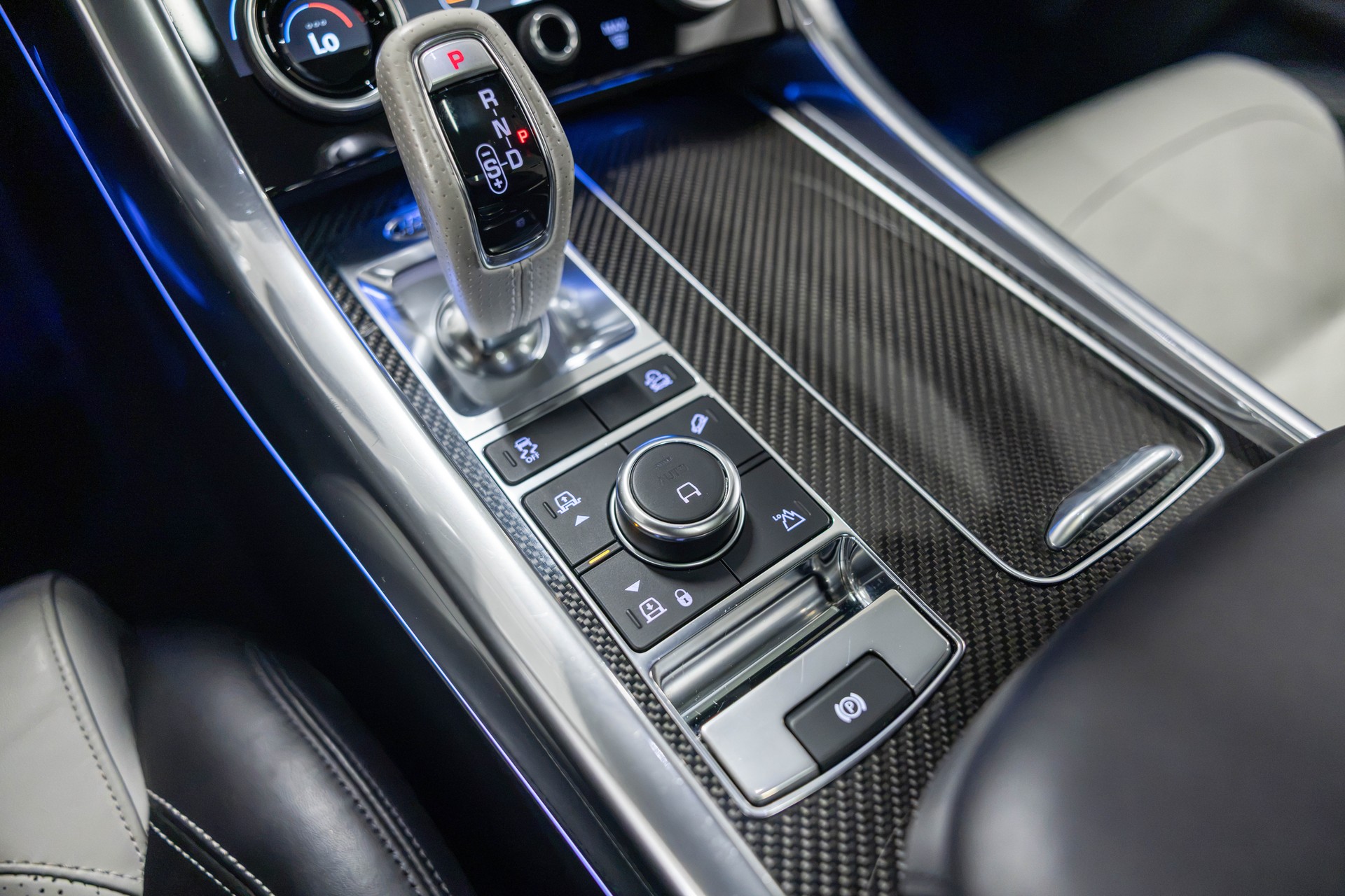 LAND ROVER Range Rover Sport 575 5.0 V8 S/C SVR Carbon Automatic-image-43