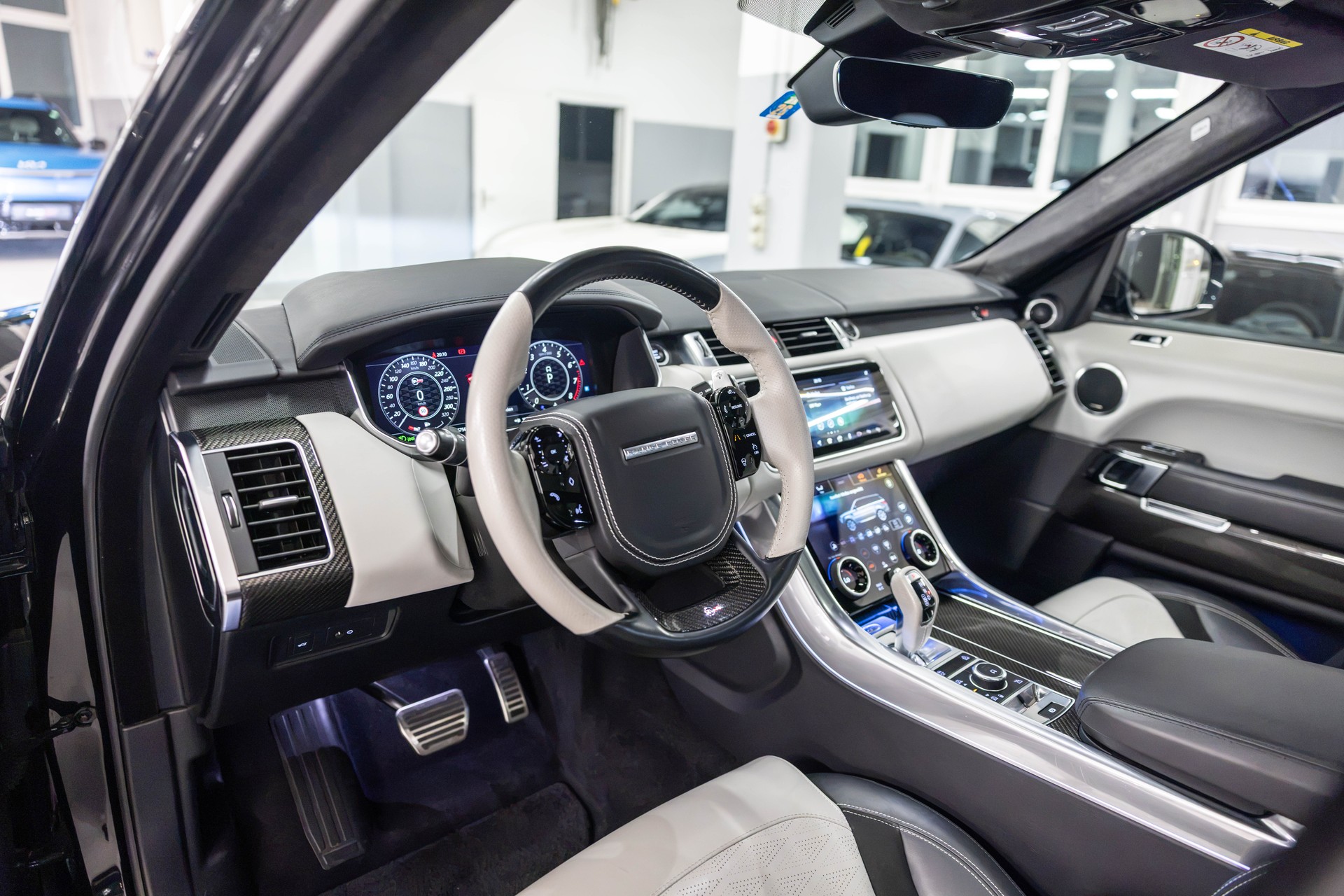 LAND ROVER Range Rover Sport 575 5.0 V8 S/C SVR Carbon Automatic-image-22