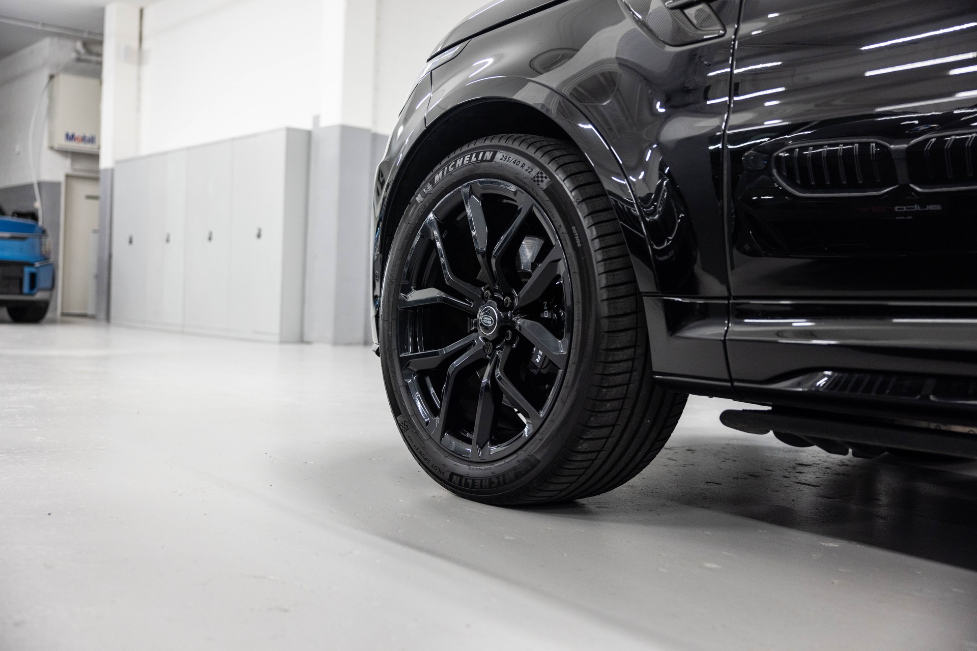 LAND ROVER Range Rover Sport 575 5.0 V8 S/C SVR Carbon Automatic-image-9
