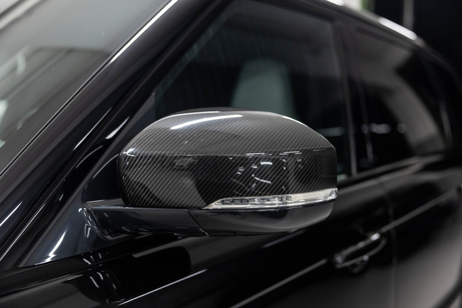 LAND ROVER Range Rover Sport 575 5.0 V8 S/C SVR Carbon Automatic-image-20