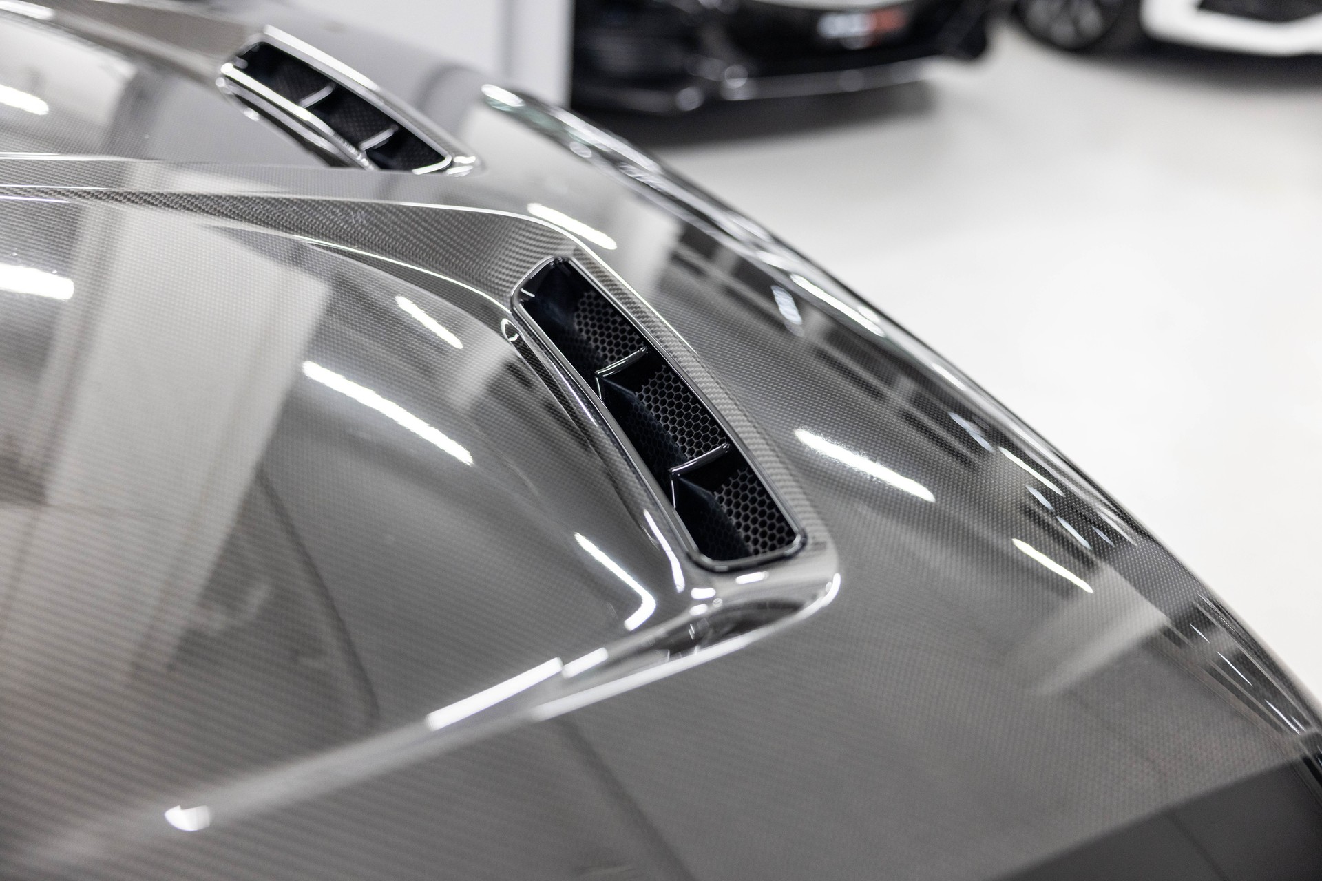 LAND ROVER Range Rover Sport 575 5.0 V8 S/C SVR Carbon Automatic-image-16