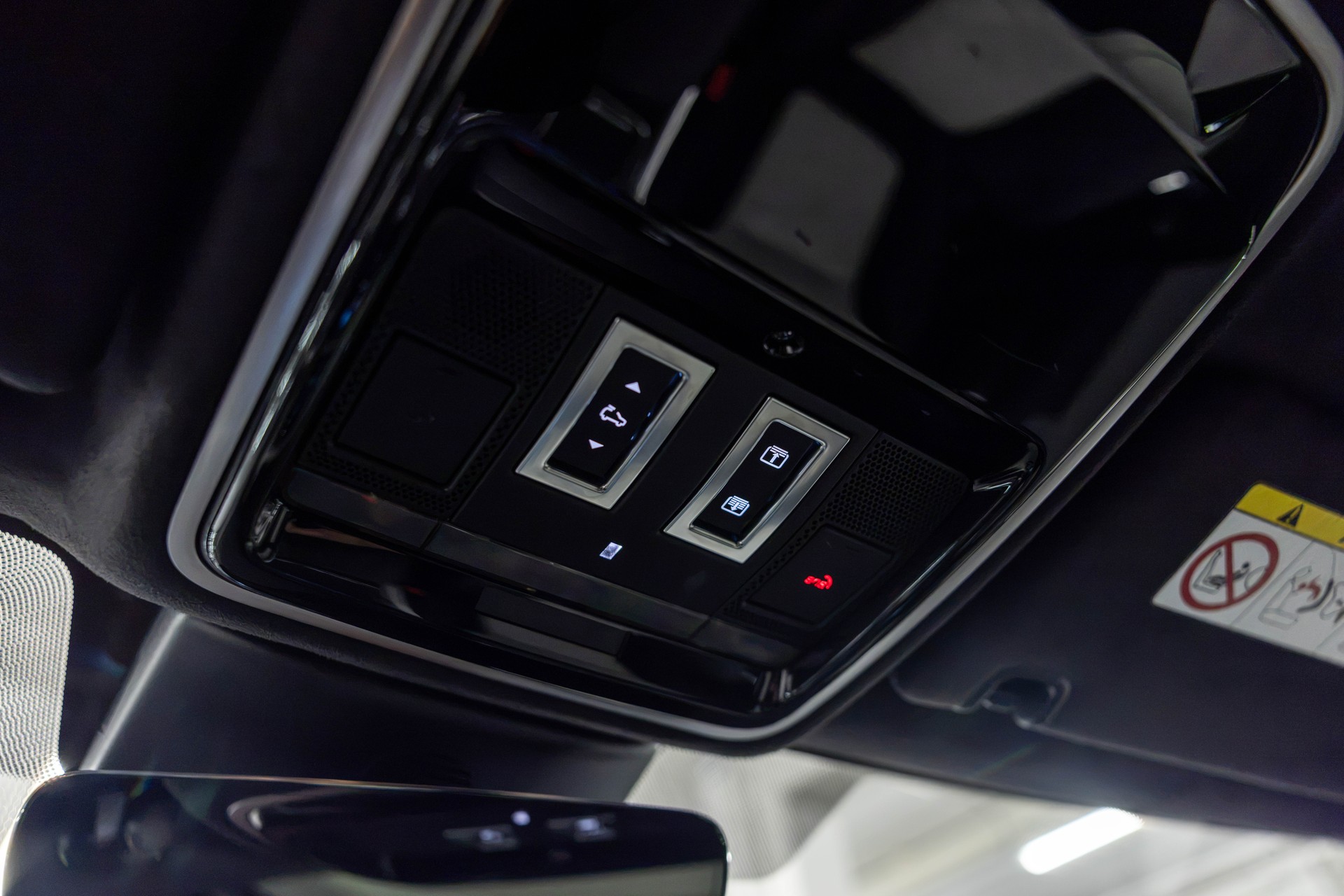 LAND ROVER Range Rover Sport 575 5.0 V8 S/C SVR Carbon Automatic-image-42