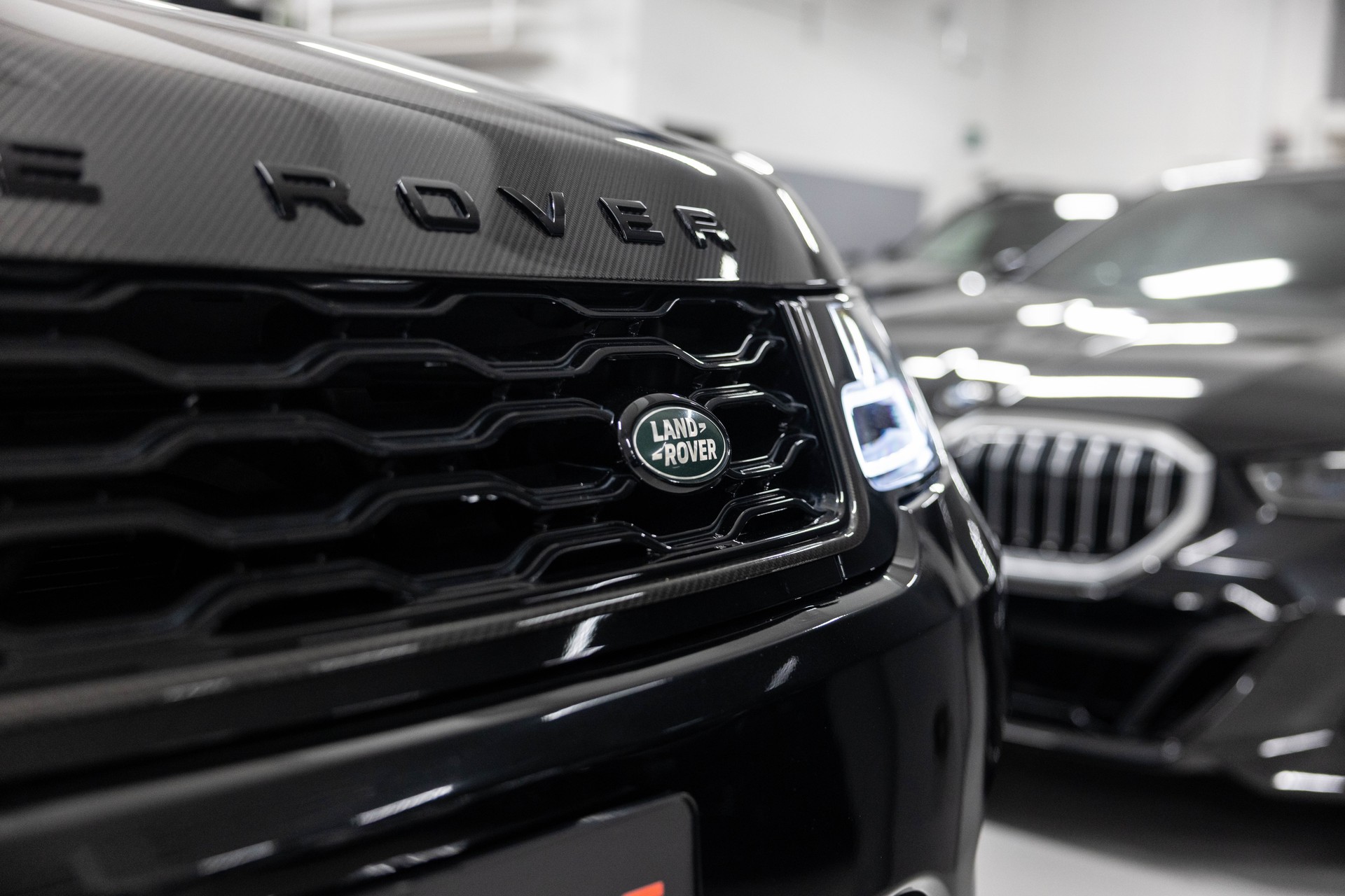 LAND ROVER Range Rover Sport 575 5.0 V8 S/C SVR Carbon Automatic-image-17