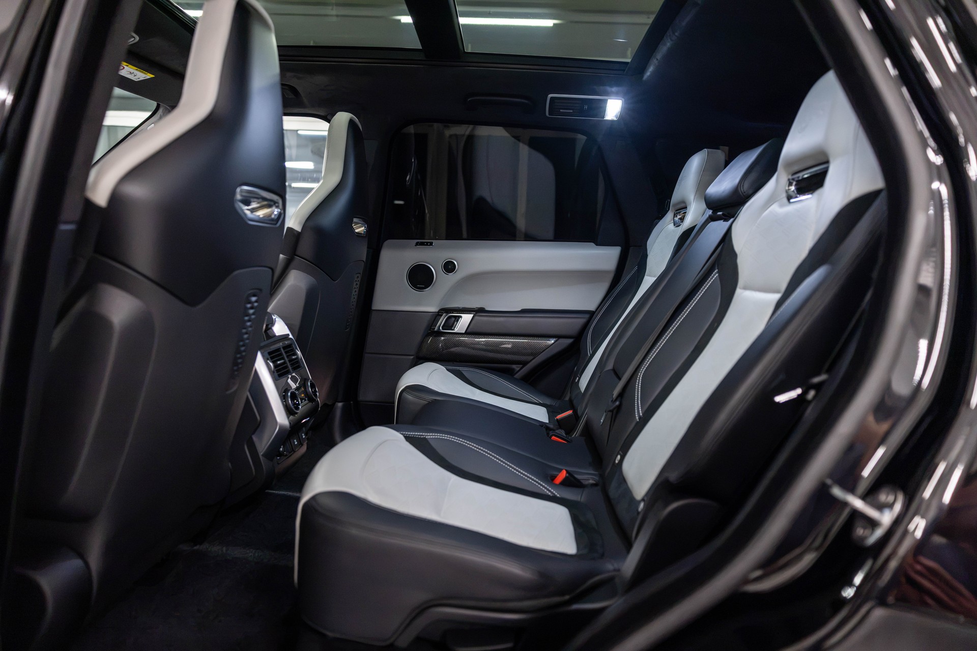 LAND ROVER Range Rover Sport 575 5.0 V8 S/C SVR Carbon Automatic-image-28