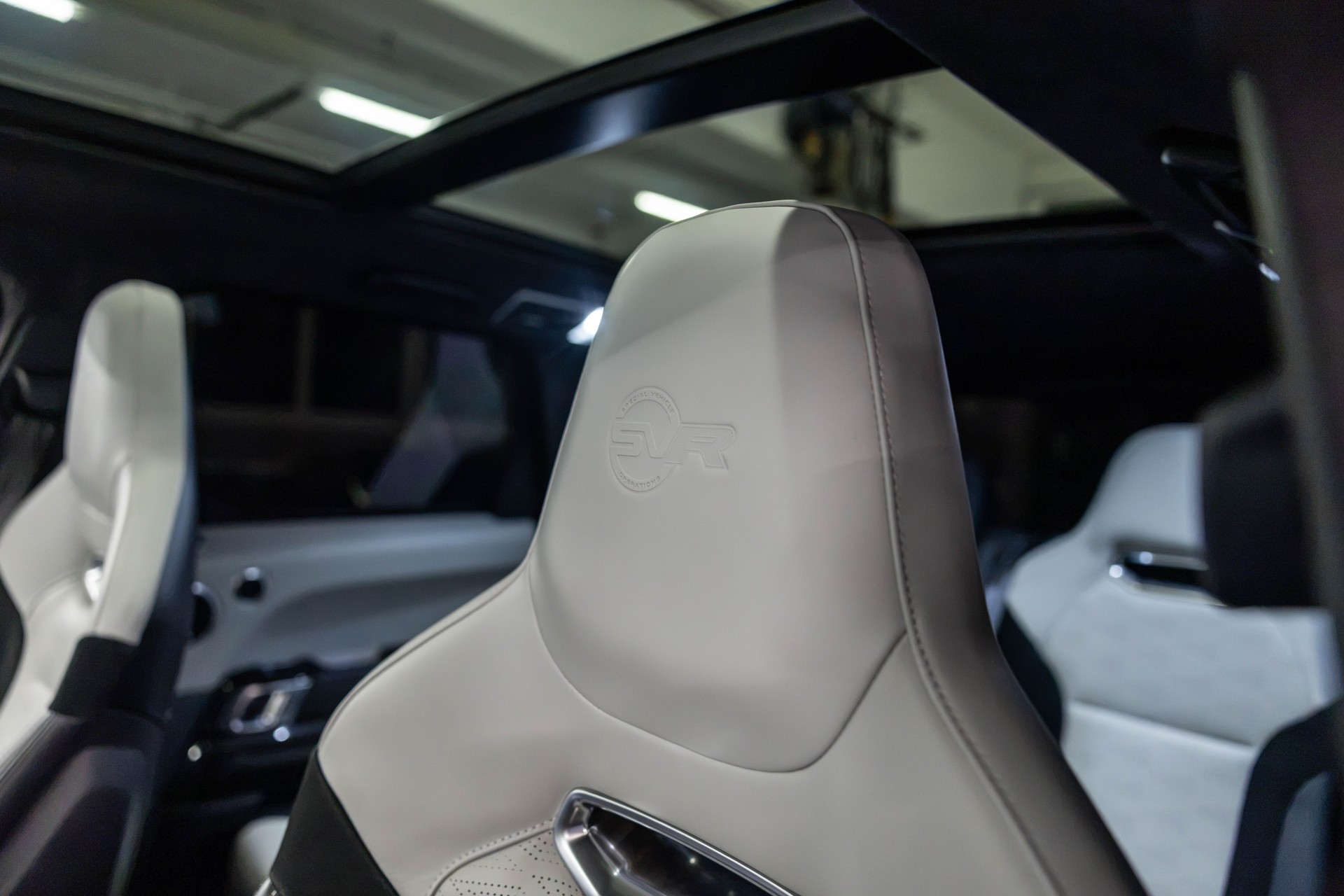LAND ROVER Range Rover Sport 575 5.0 V8 S/C SVR Carbon Automatic-image-26