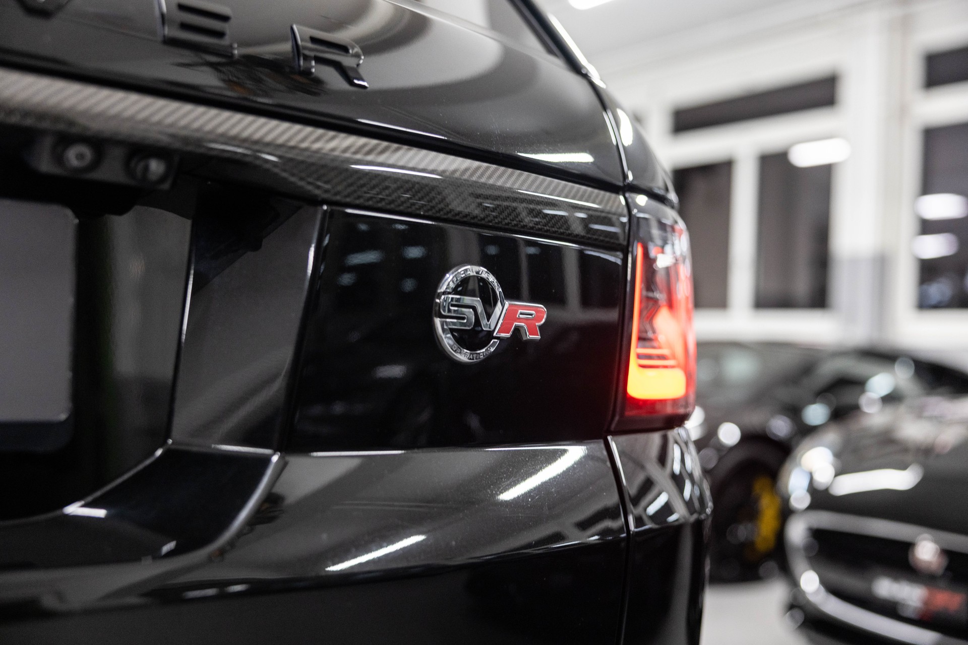 LAND ROVER Range Rover Sport 575 5.0 V8 S/C SVR Carbon Automatic-image-13