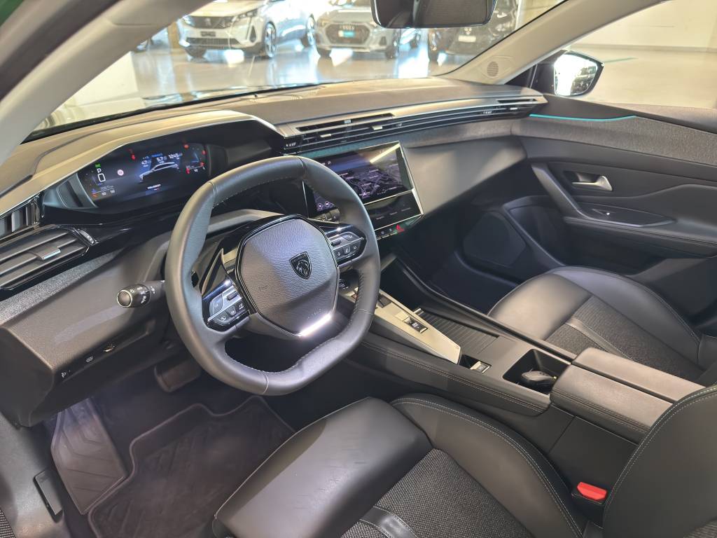 PEUGEOT 308 1.2 Pure Tech Allure Pack EAT8-image-12
