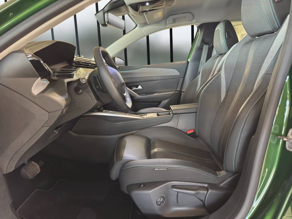 PEUGEOT 308 1.2 Pure Tech Allure Pack EAT8-image-7