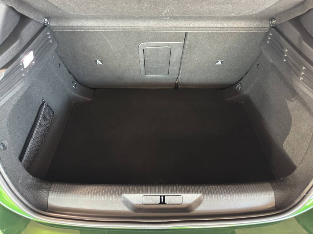 PEUGEOT 308 1.2 Pure Tech Allure Pack EAT8-image-11