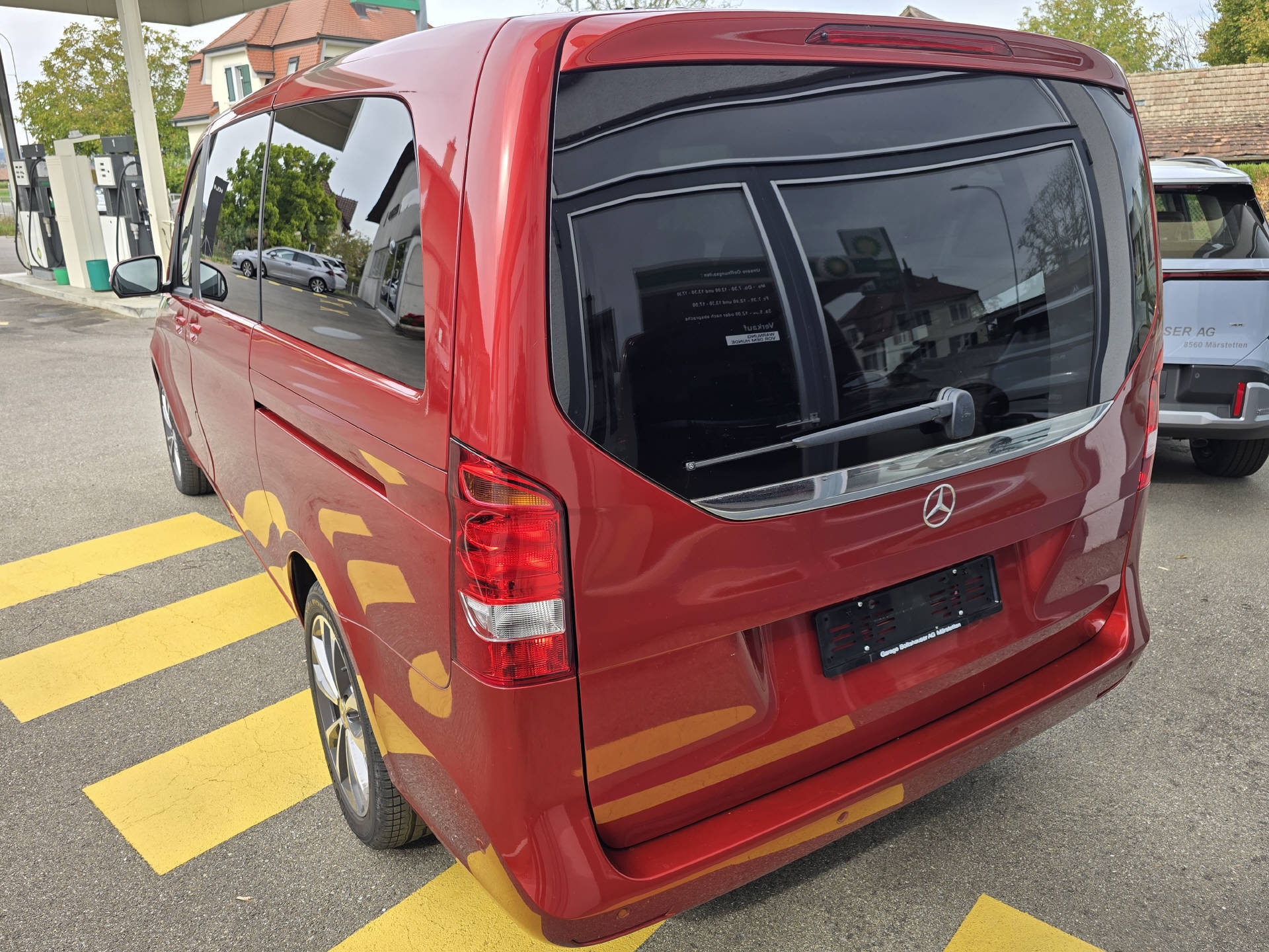 MERCEDES-BENZ V 250 d lang 4matic Van-image-2