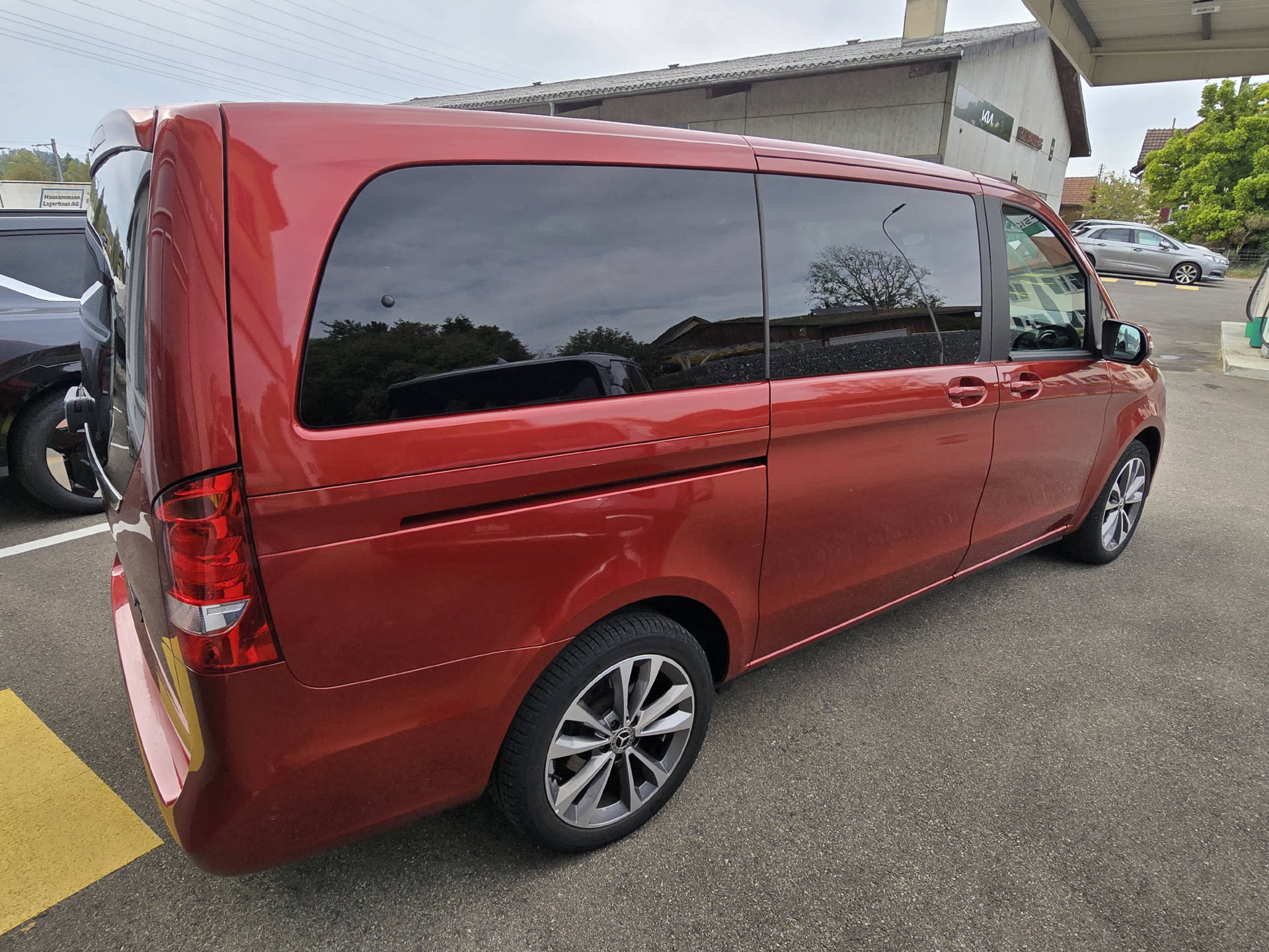 MERCEDES-BENZ V 250 d lang 4matic Van-image-3