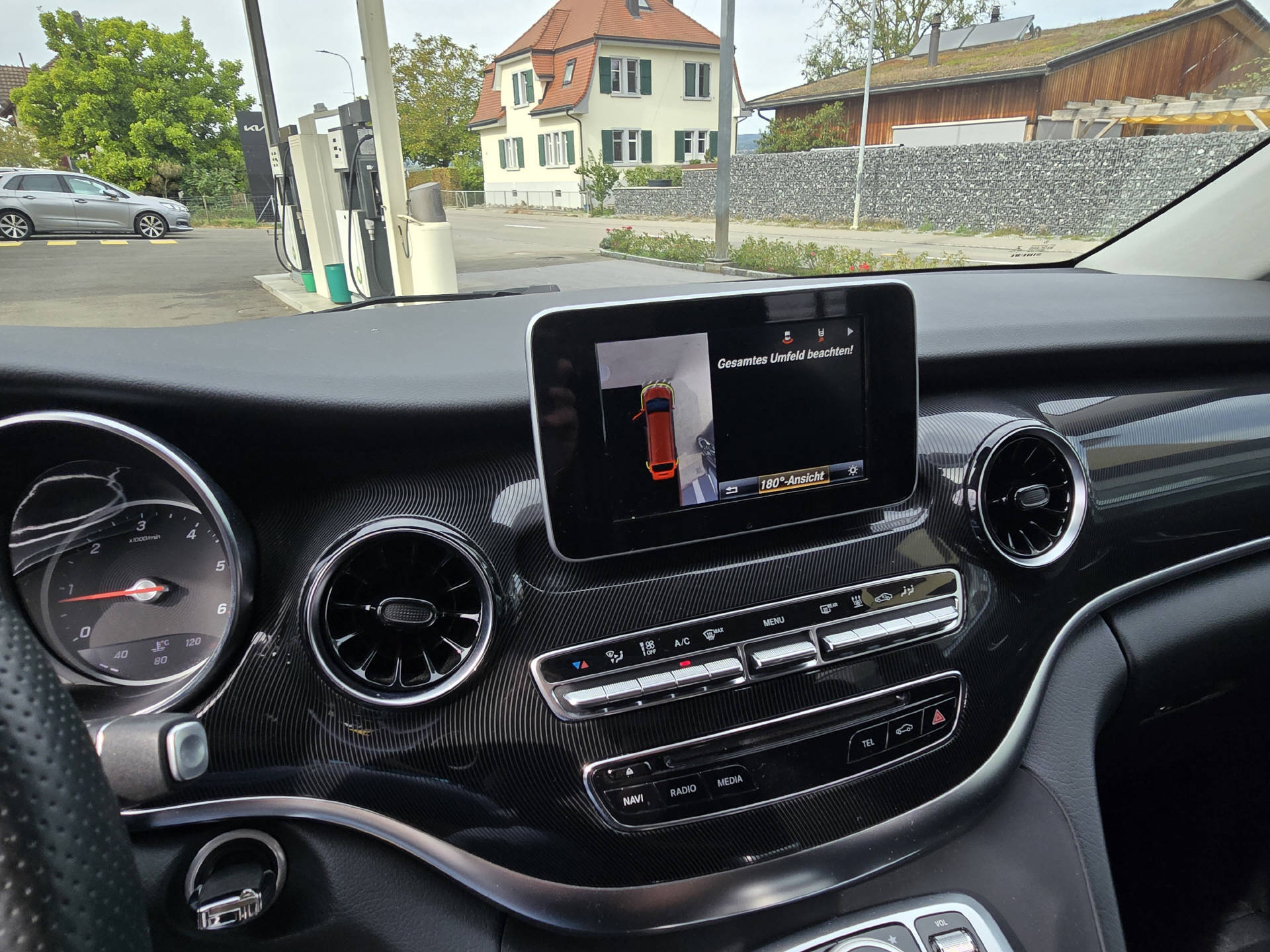 MERCEDES-BENZ V 250 d lang 4matic Van-image-11