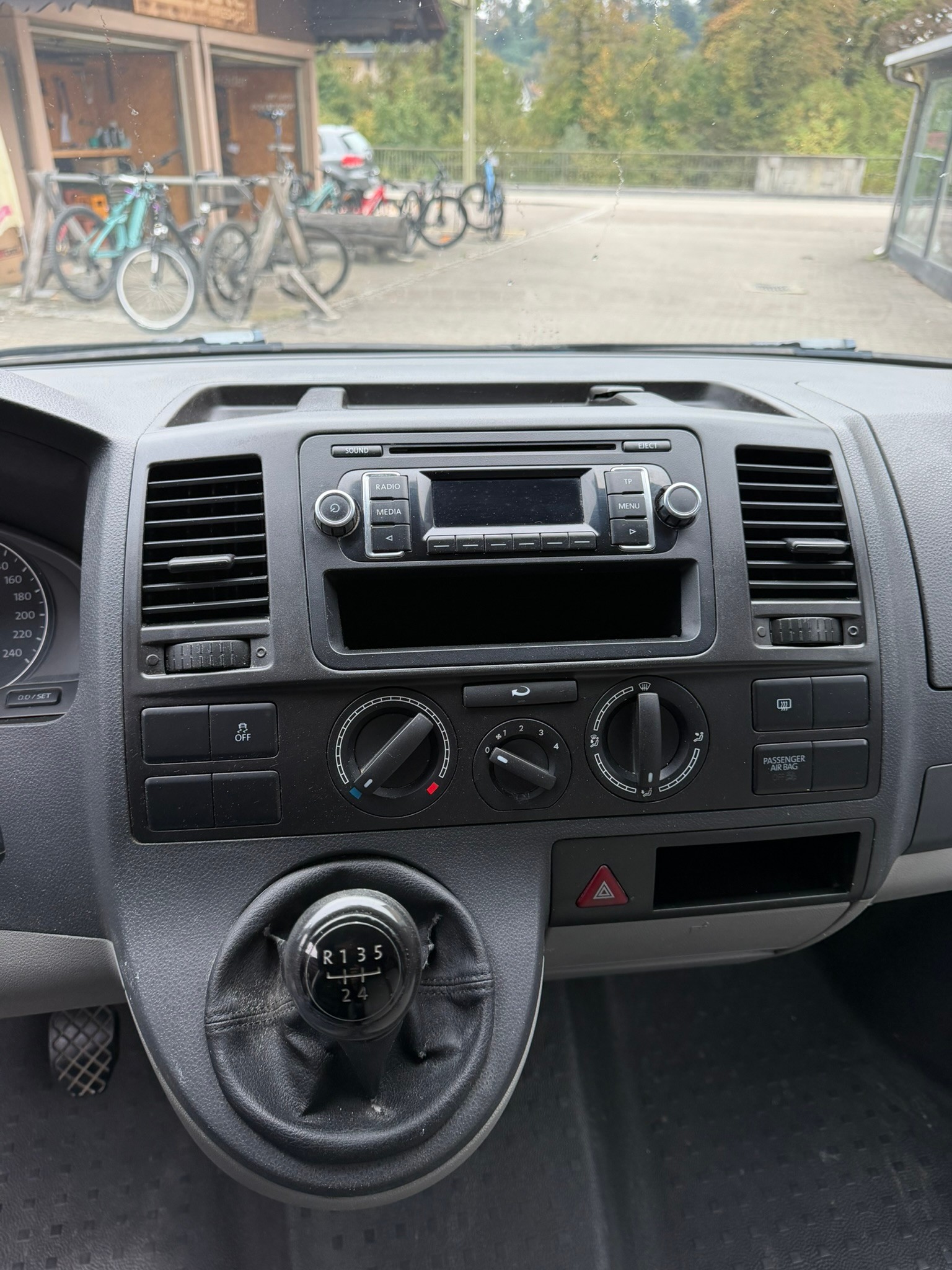 VW T5 2.0 TDI-image-11