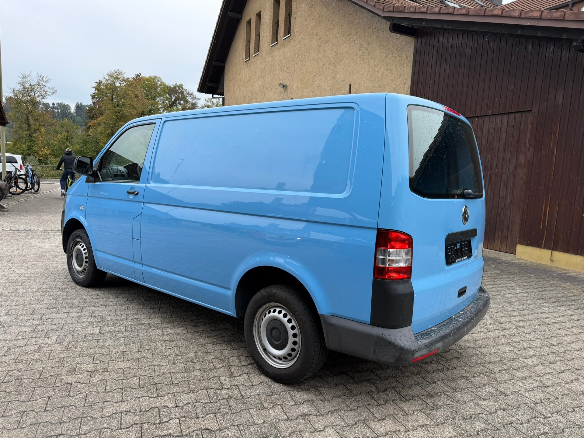 VW T5 2.0 TDI-image-5