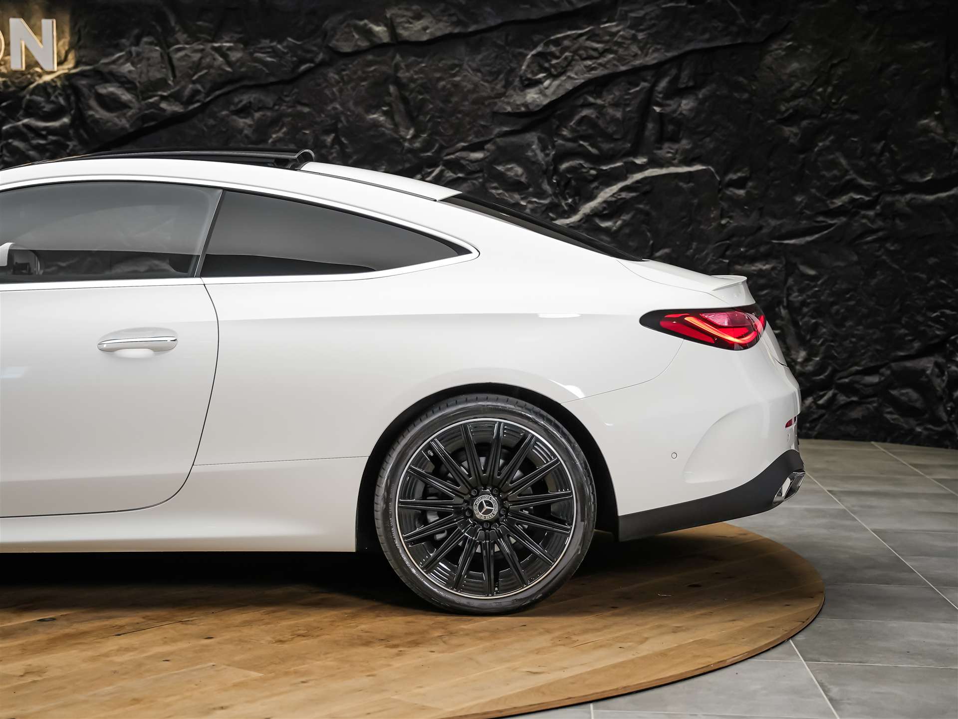 MERCEDES-BENZ CLE 200 Coupé AMG Line 9G-Tronic *Werksgarantie*Panorama*Lenkradheizung*-image-16