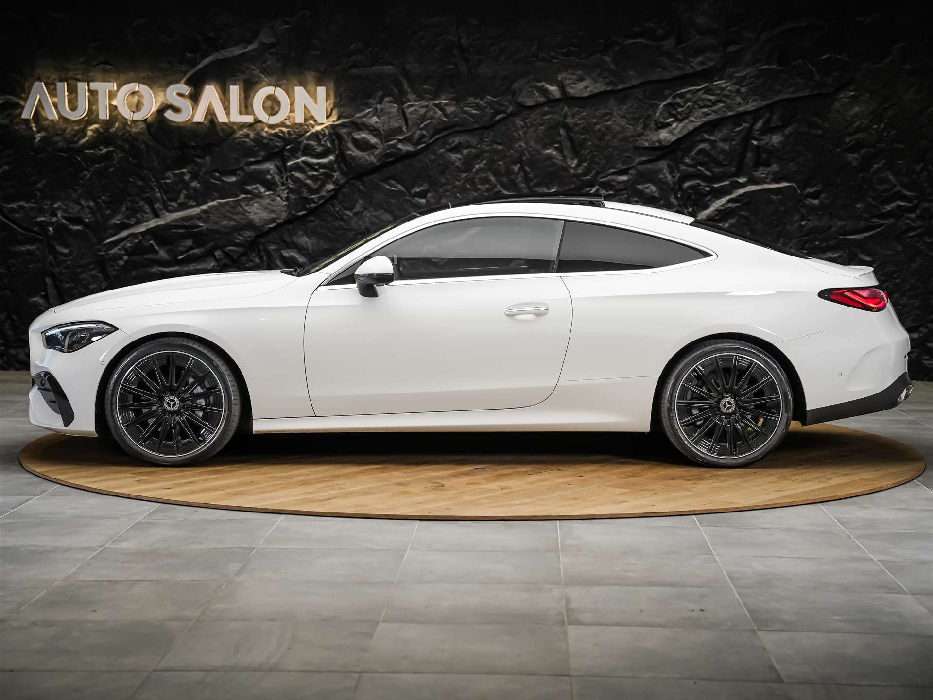 MERCEDES-BENZ CLE 200 Coupé AMG Line 9G-Tronic *Werksgarantie*Panorama*Lenkradheizung*-showroom-element-1
