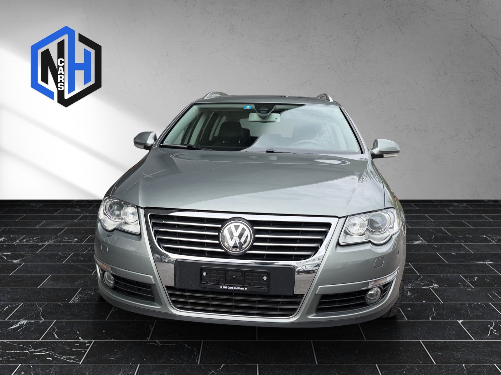 VW Passat Variant 3.2 V6 FSI Premium 4Motion-image-1