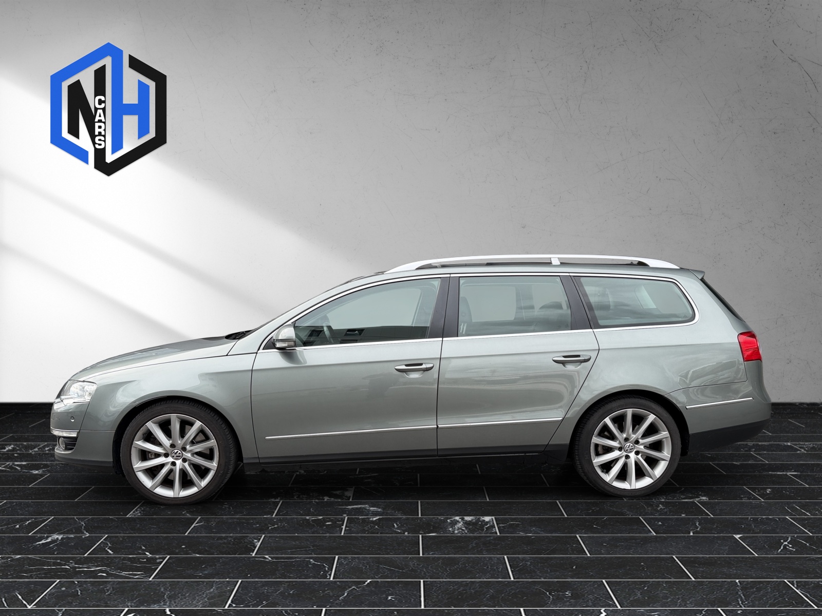 VW Passat Variant 3.2 V6 FSI Premium 4Motion-image-4