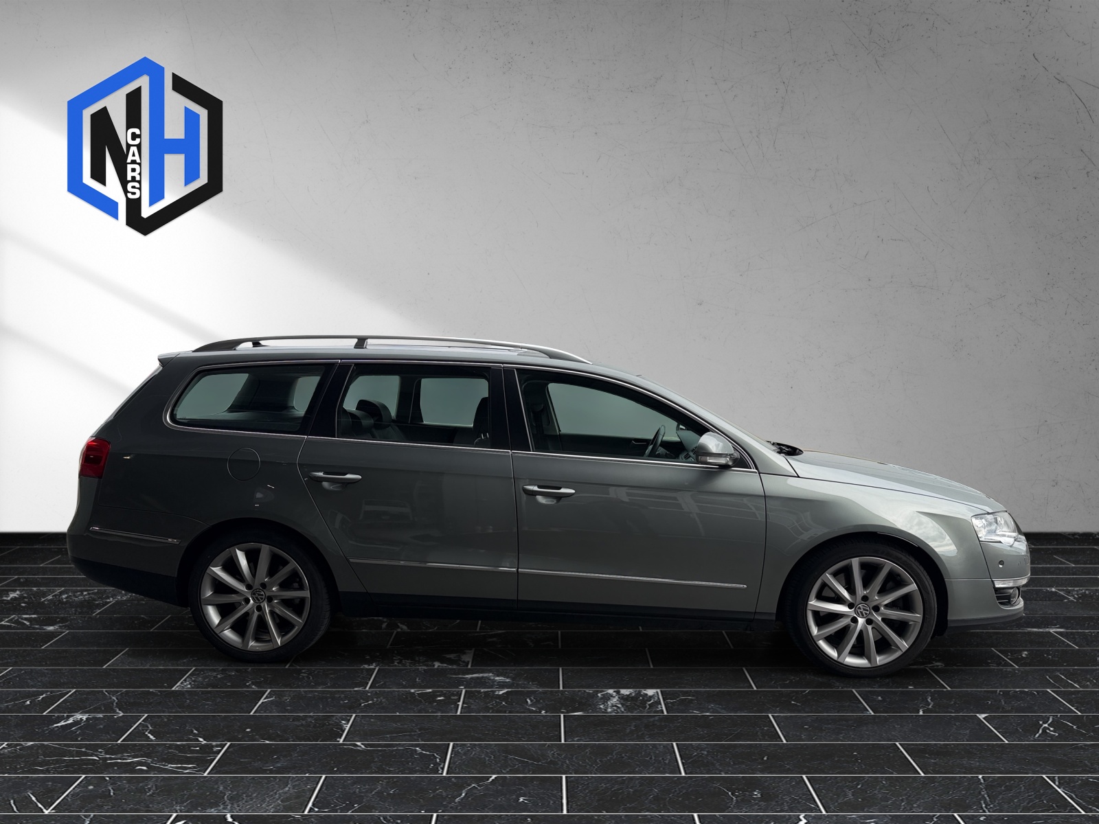 VW Passat Variant 3.2 V6 FSI Premium 4Motion-image-3