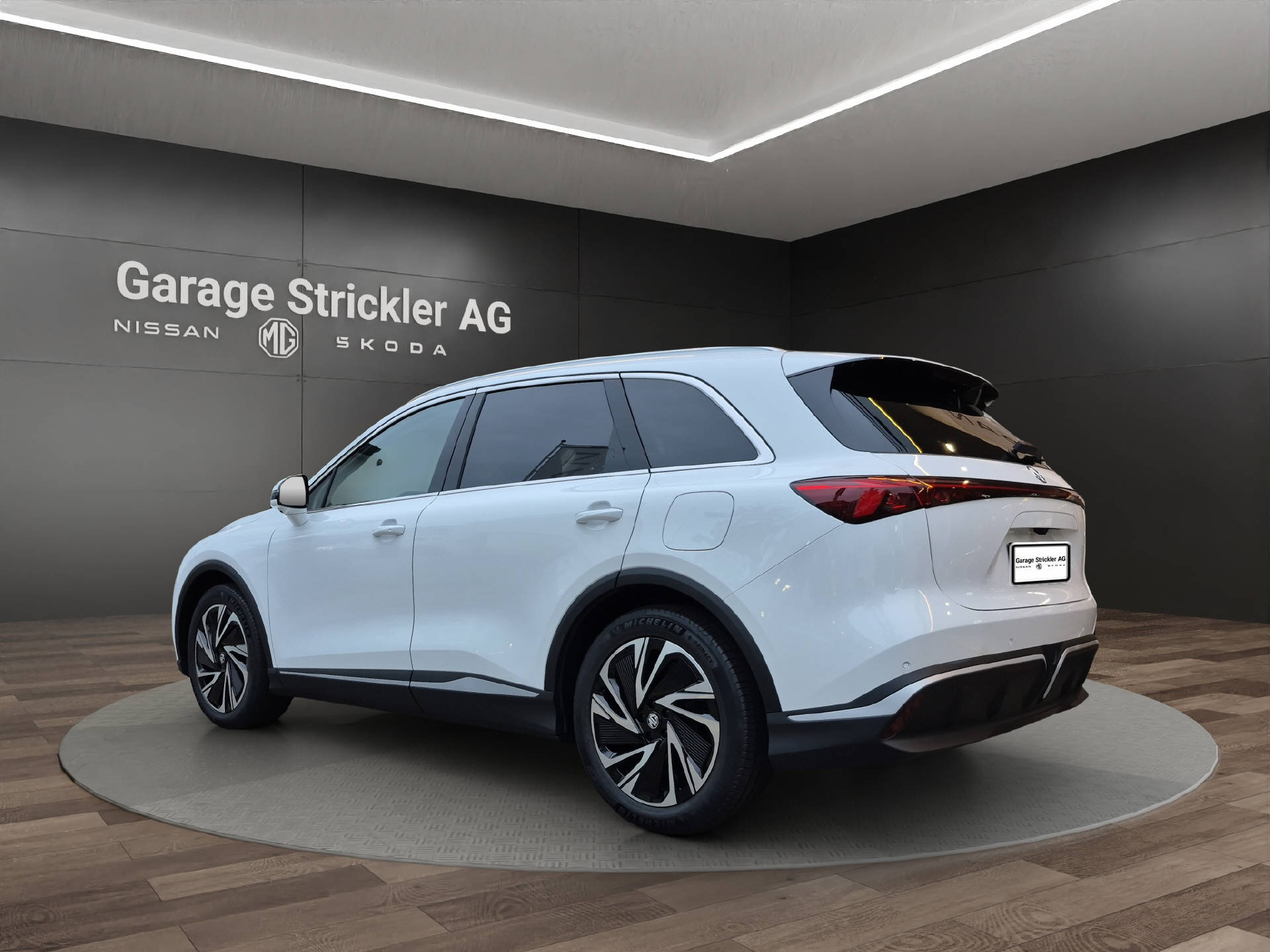 MG S6 EV 77 kWh Luxury 4WD-image-2