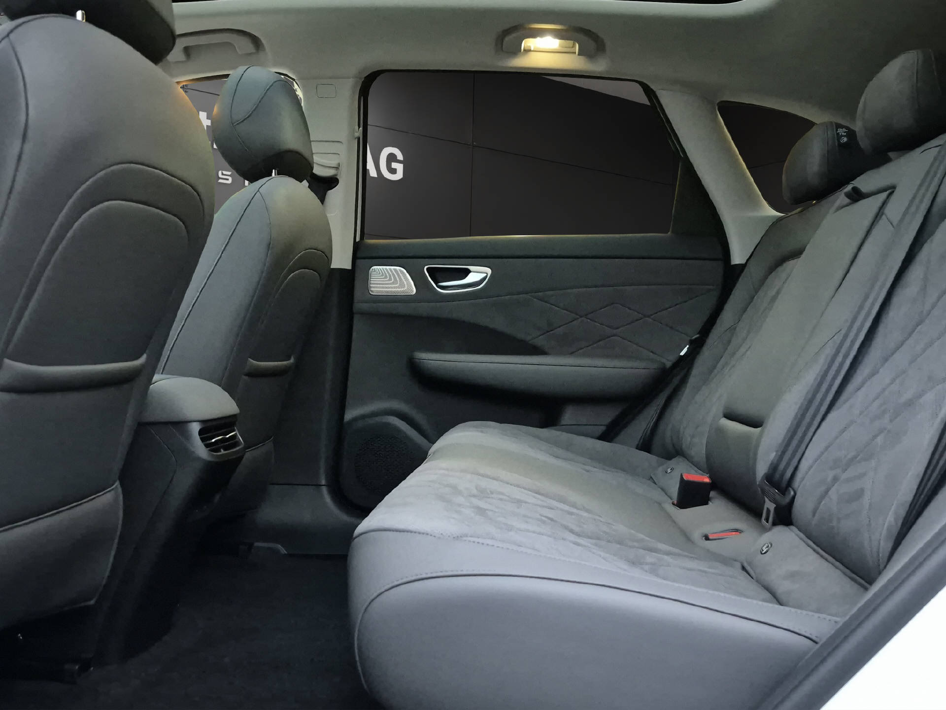 MG S6 EV 77 kWh Luxury 4WD-image-11