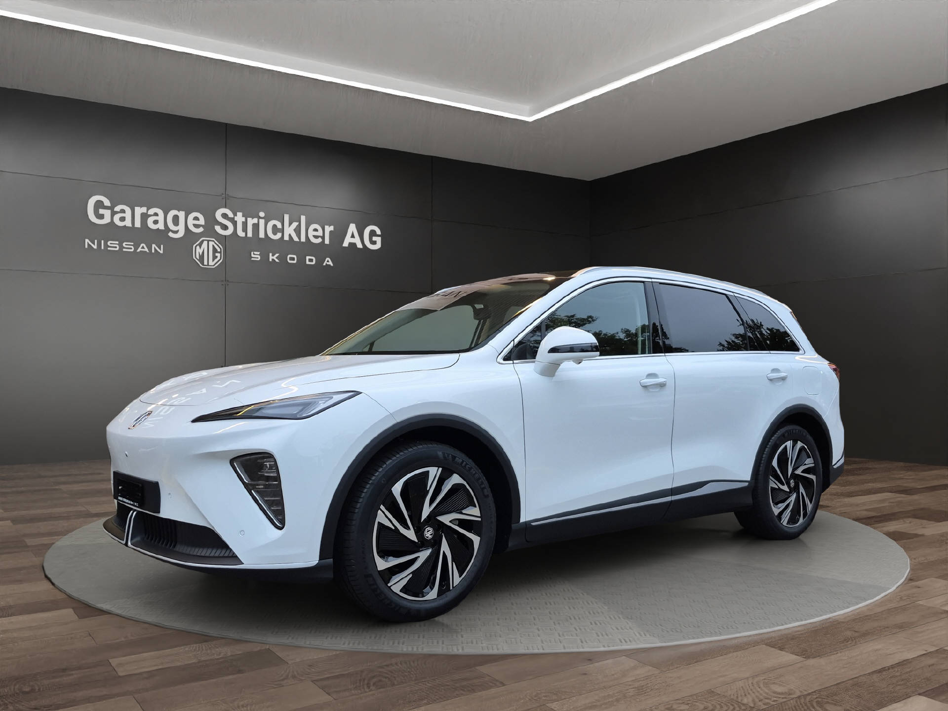 MG S6 EV 77 kWh Luxury 4WD-image-0