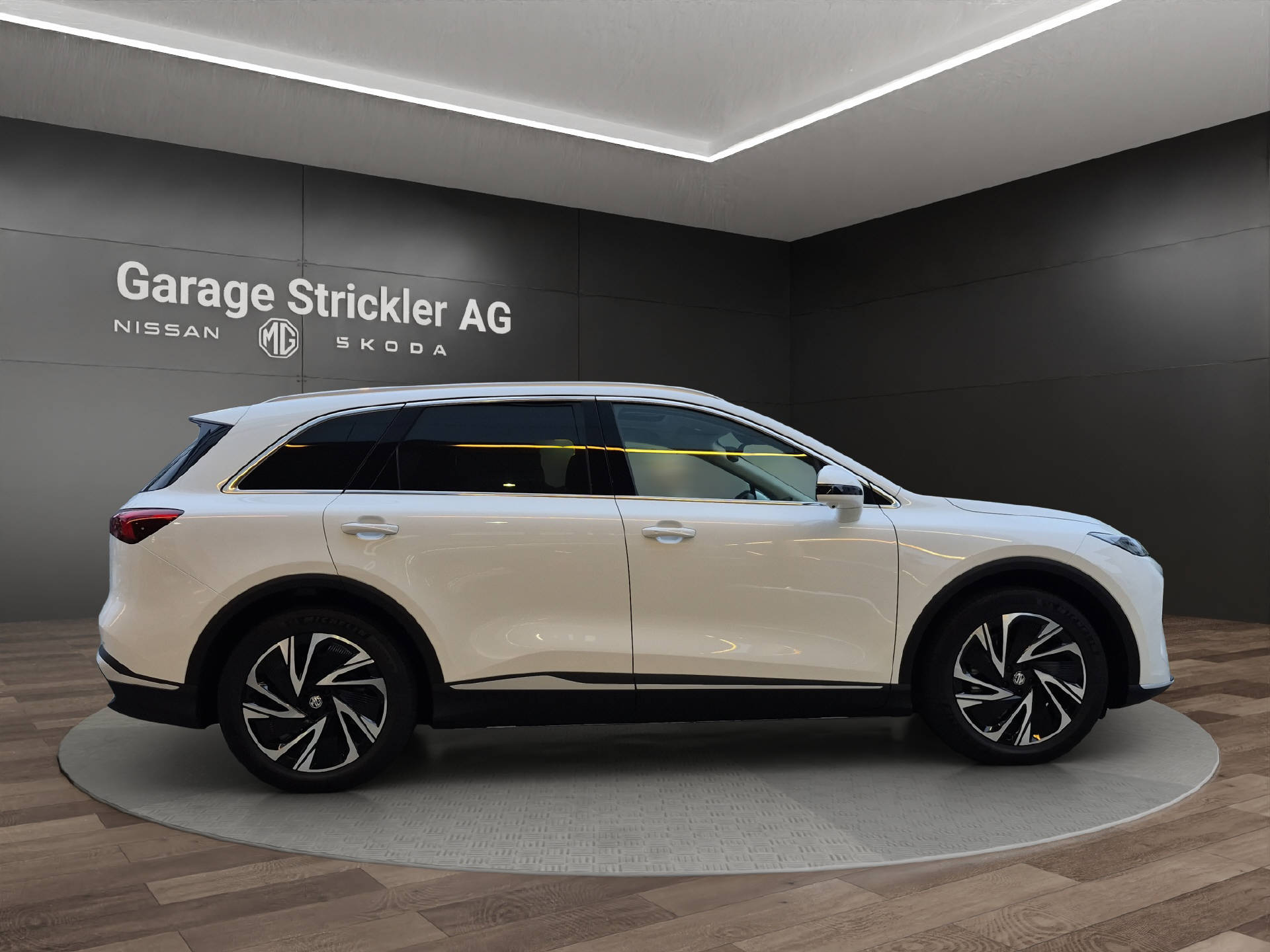 MG S6 EV 77 kWh Luxury 4WD-image-5