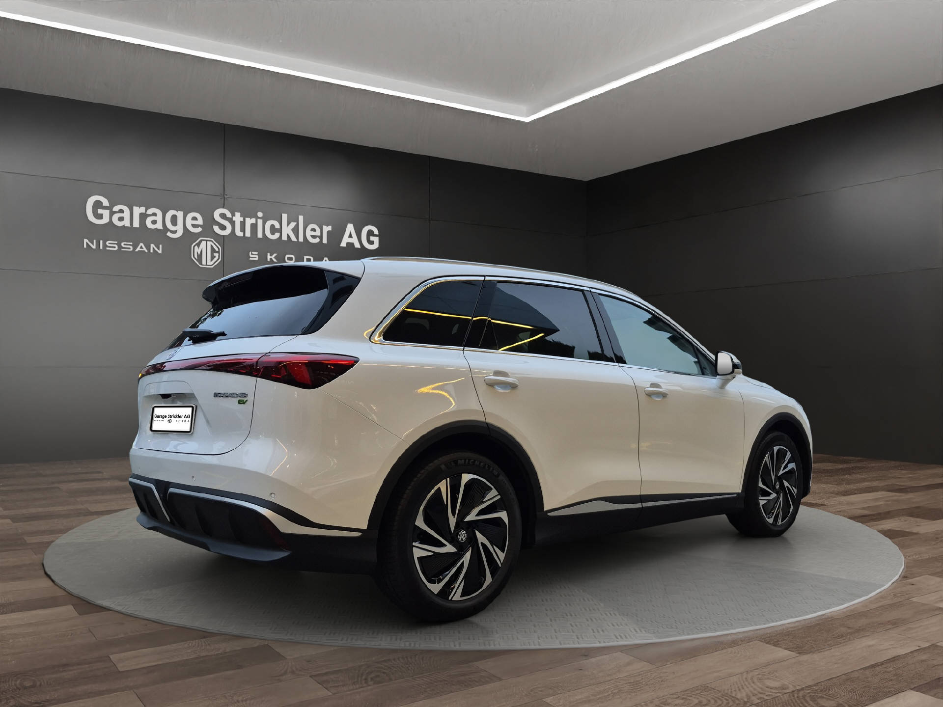 MG S6 EV 77 kWh Luxury 4WD-image-4
