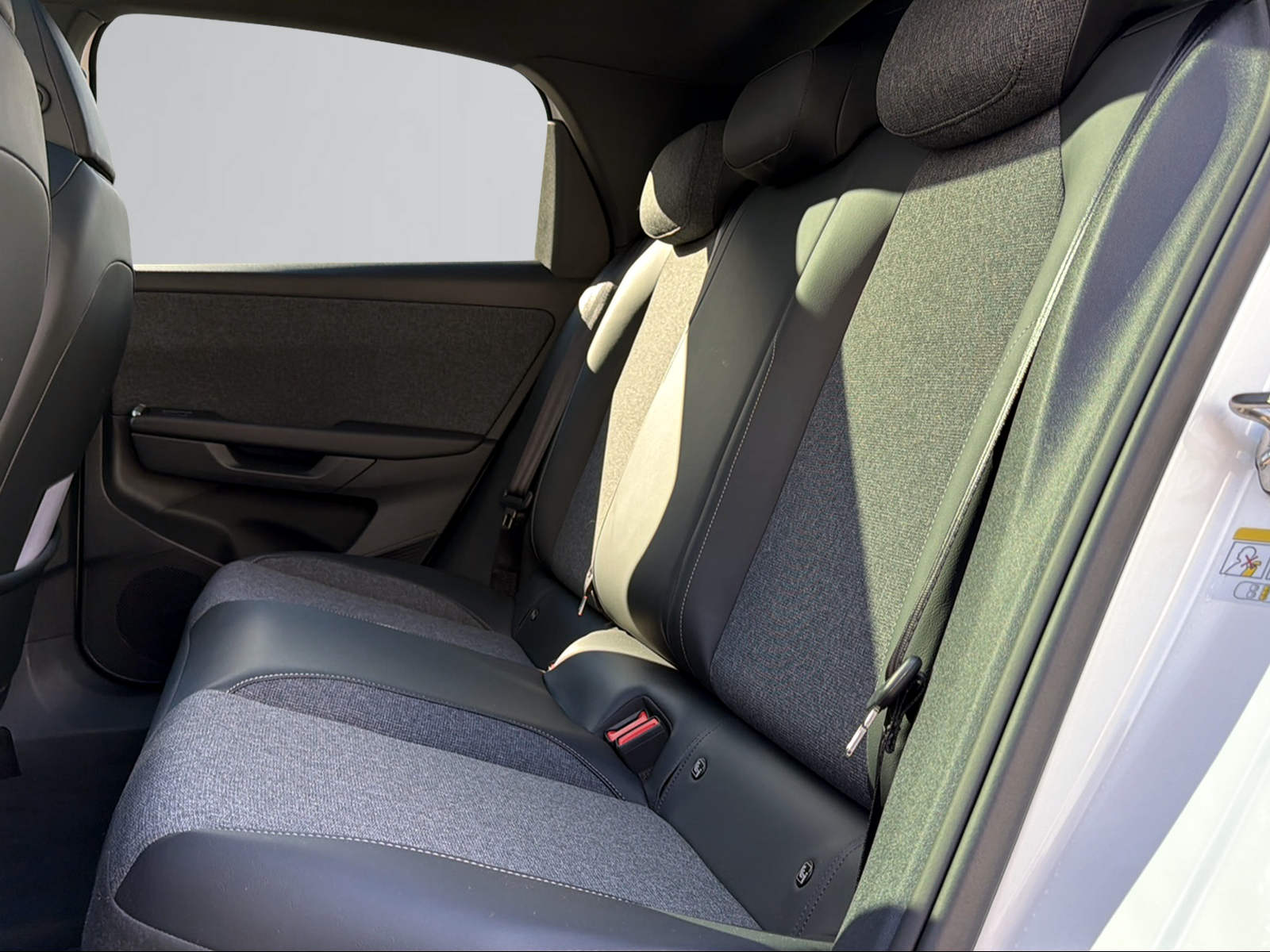 VW ID.Polo 52 kWh Style Edition One Plus-image-9
