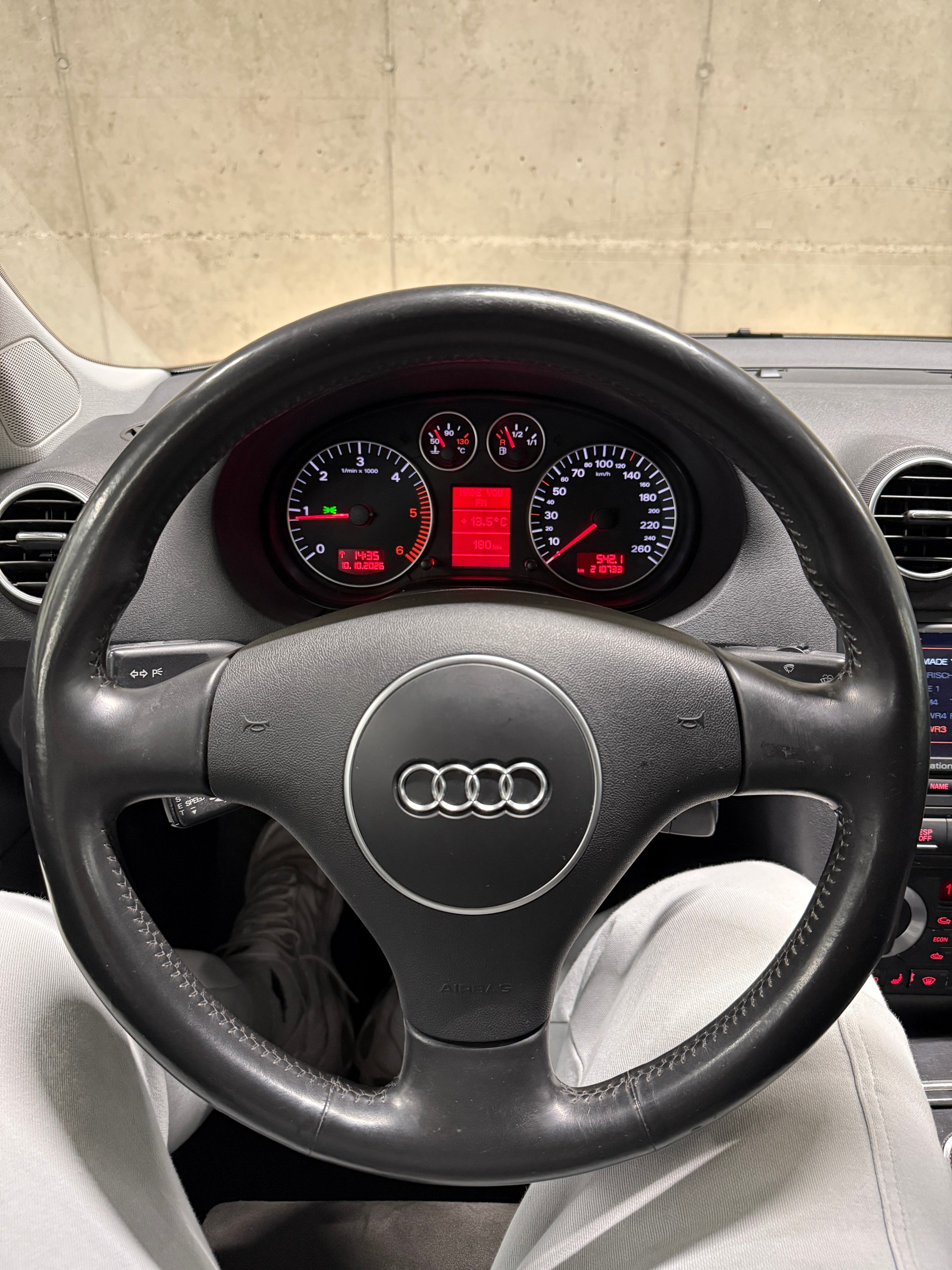 AUDI A3 2.0 TDI Ambiente-image-12