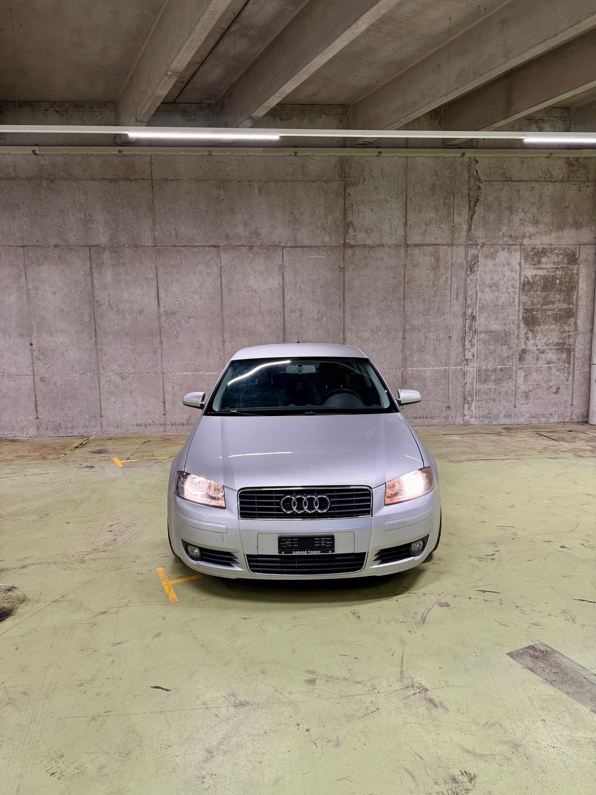AUDI A3 2.0 TDI Ambiente-image-1