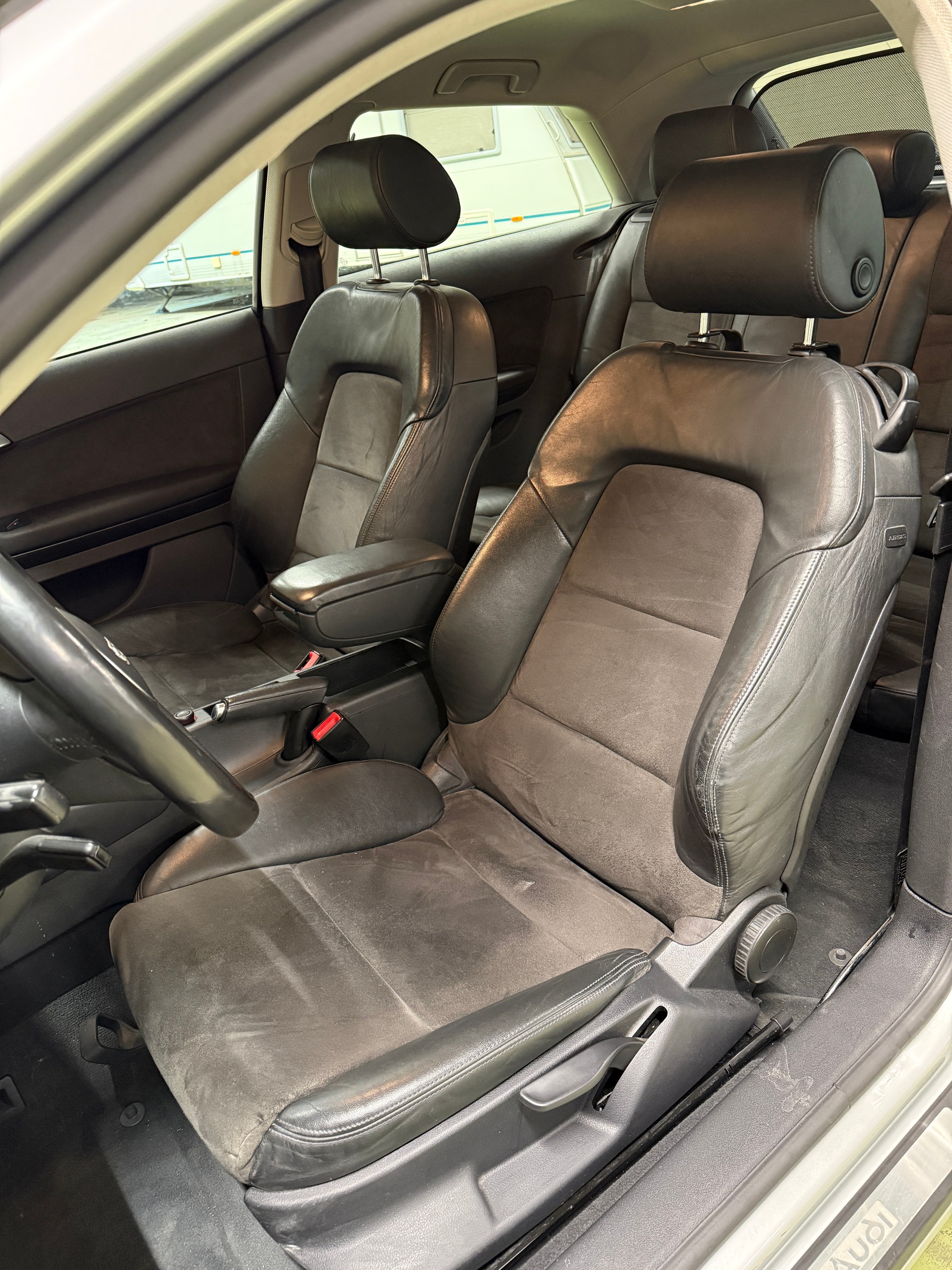 AUDI A3 2.0 TDI Ambiente-image-9