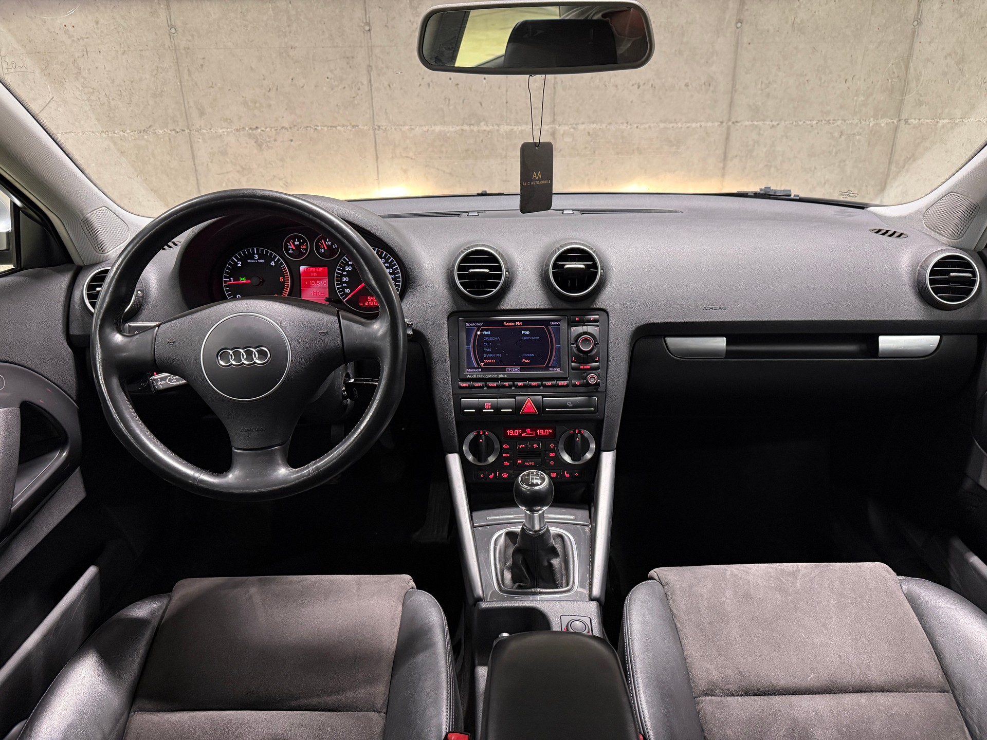 AUDI A3 2.0 TDI Ambiente-image-11