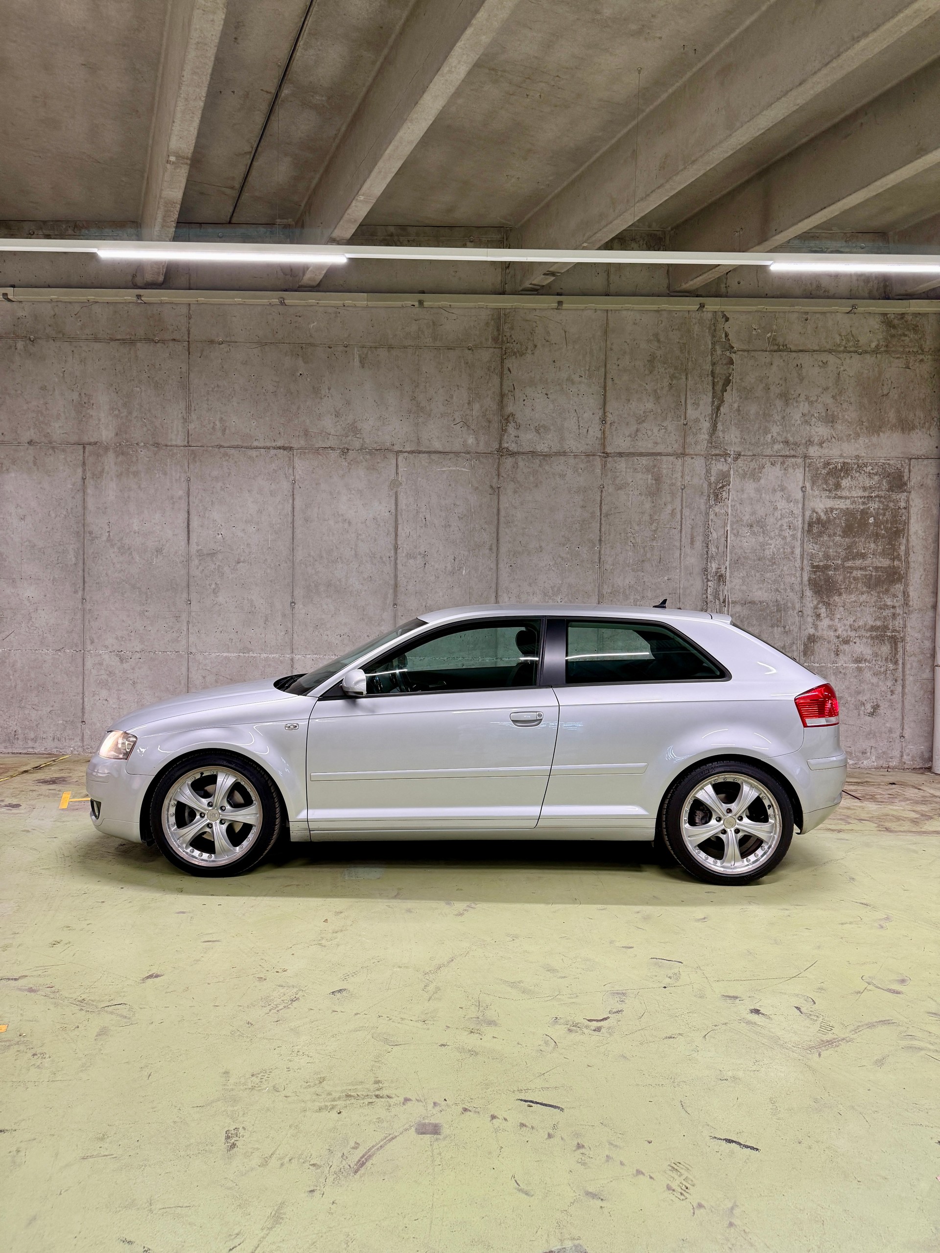 AUDI A3 2.0 TDI Ambiente-image-7