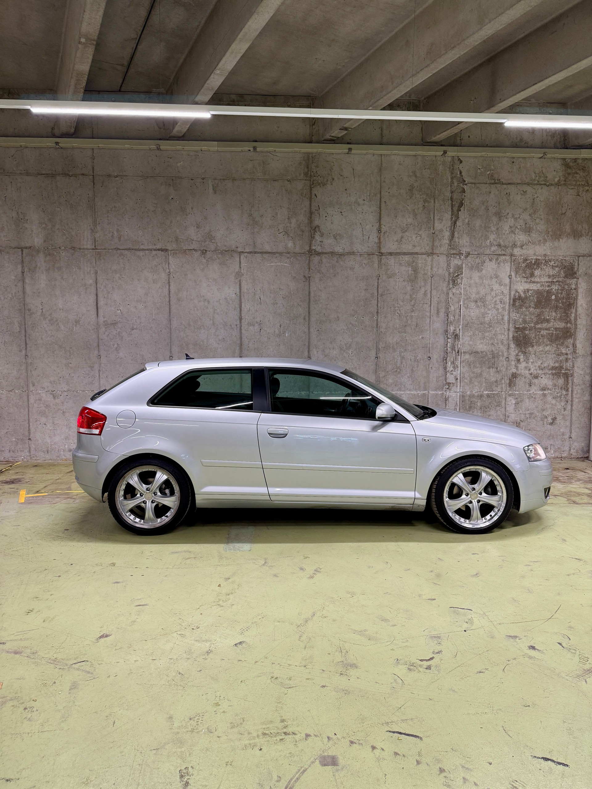 AUDI A3 2.0 TDI Ambiente-image-3