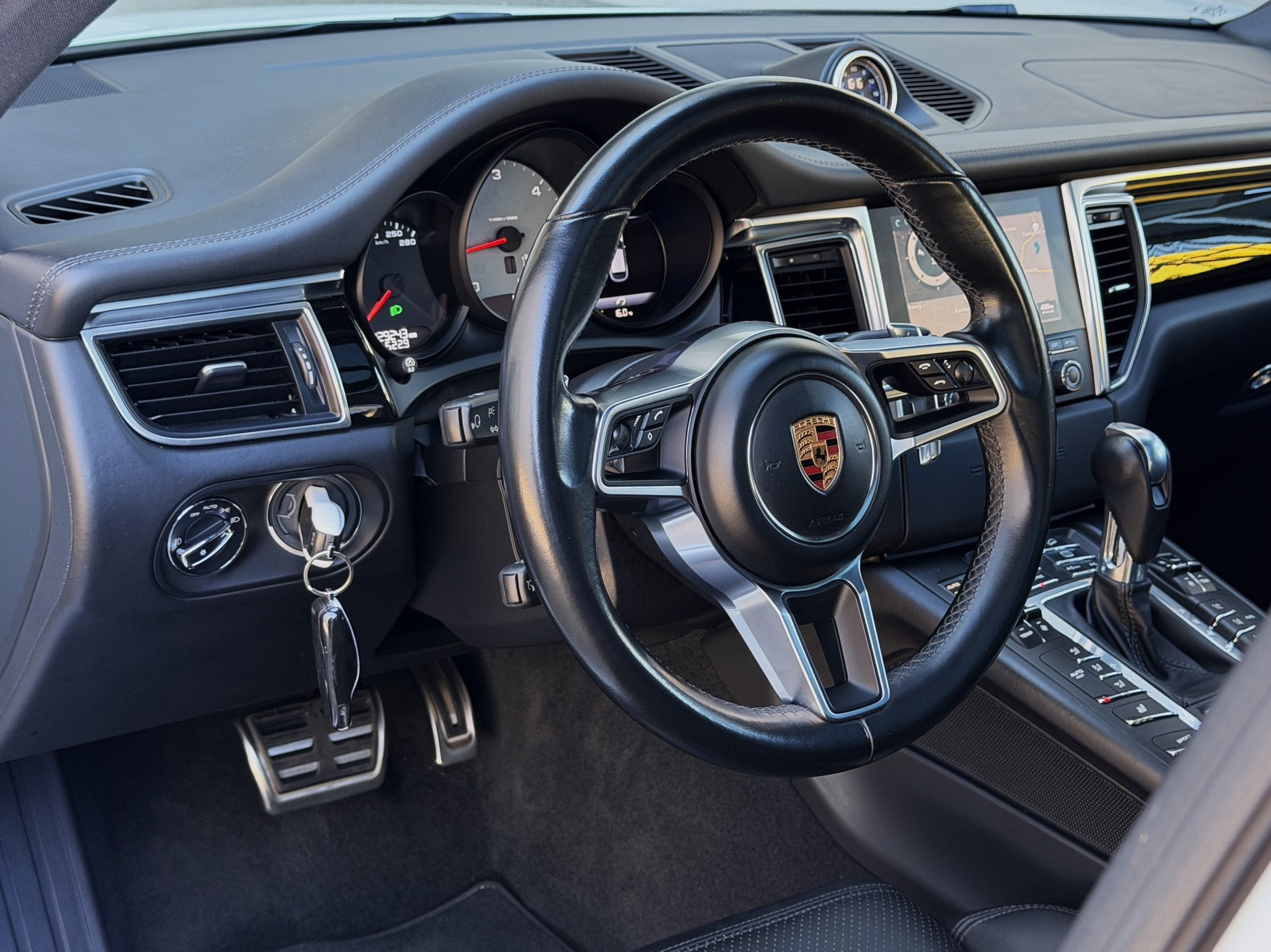 PORSCHE Macan S Diesel PDK - *KW3 GEWINDE / 8-FACH 21"/20" - "MEGA-AUSSTATTUNG" - "AHK 2,4t* - *GARANTIE*-image-14