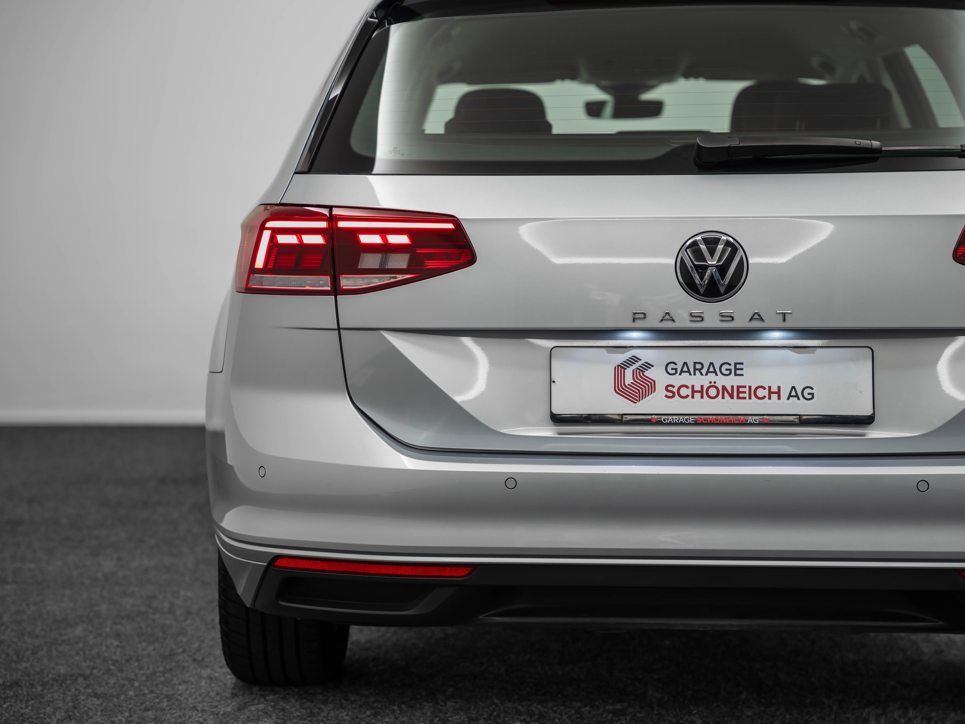 VW Passat Variant 2.0 TDI 150 Business DSG-image-8
