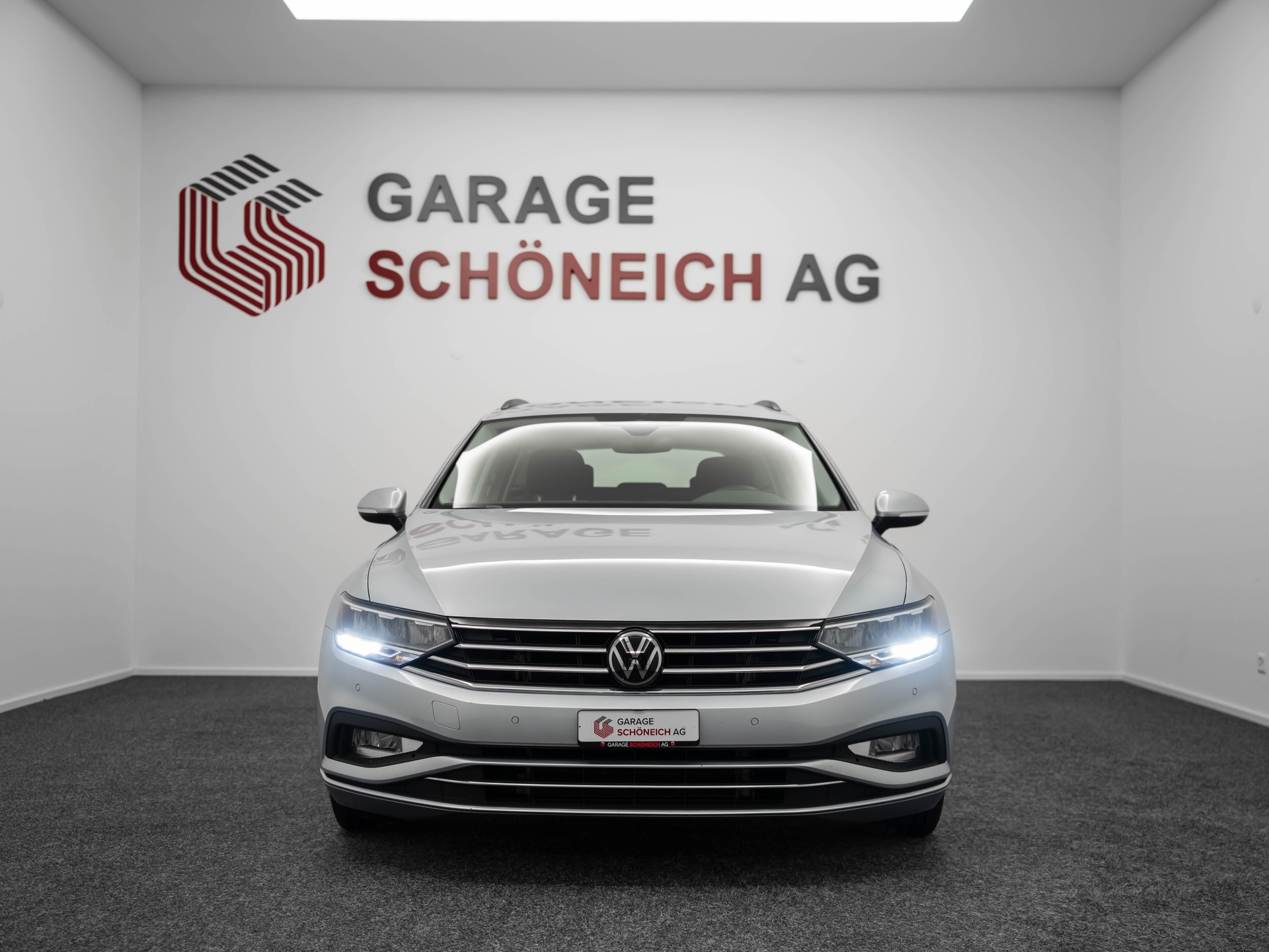 VW Passat Variant 2.0 TDI 150 Business DSG-image-1
