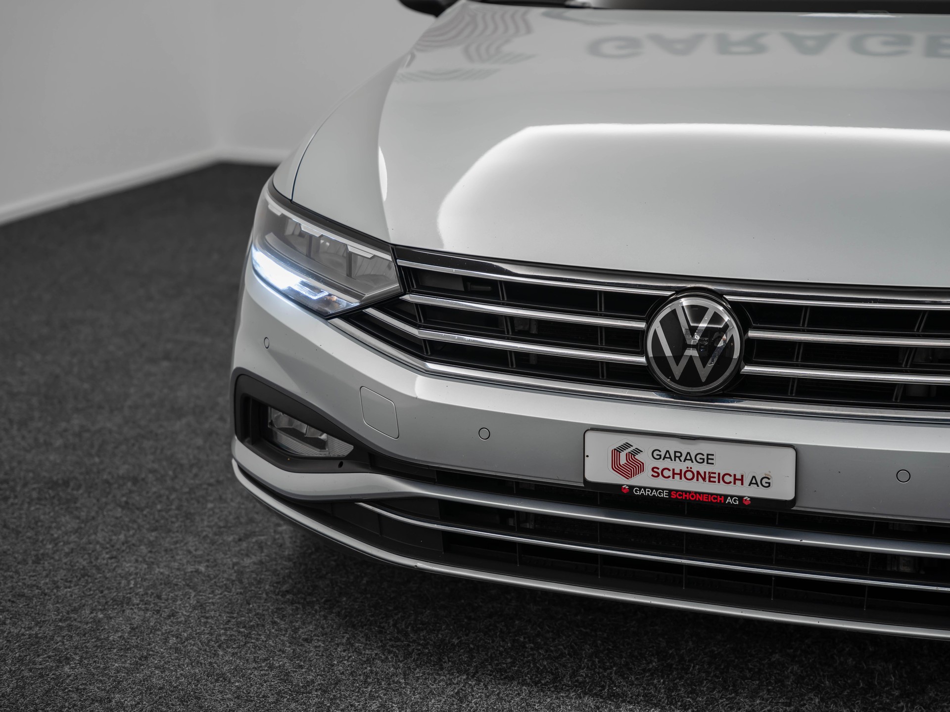 VW Passat Variant 2.0 TDI 150 Business DSG-image-7