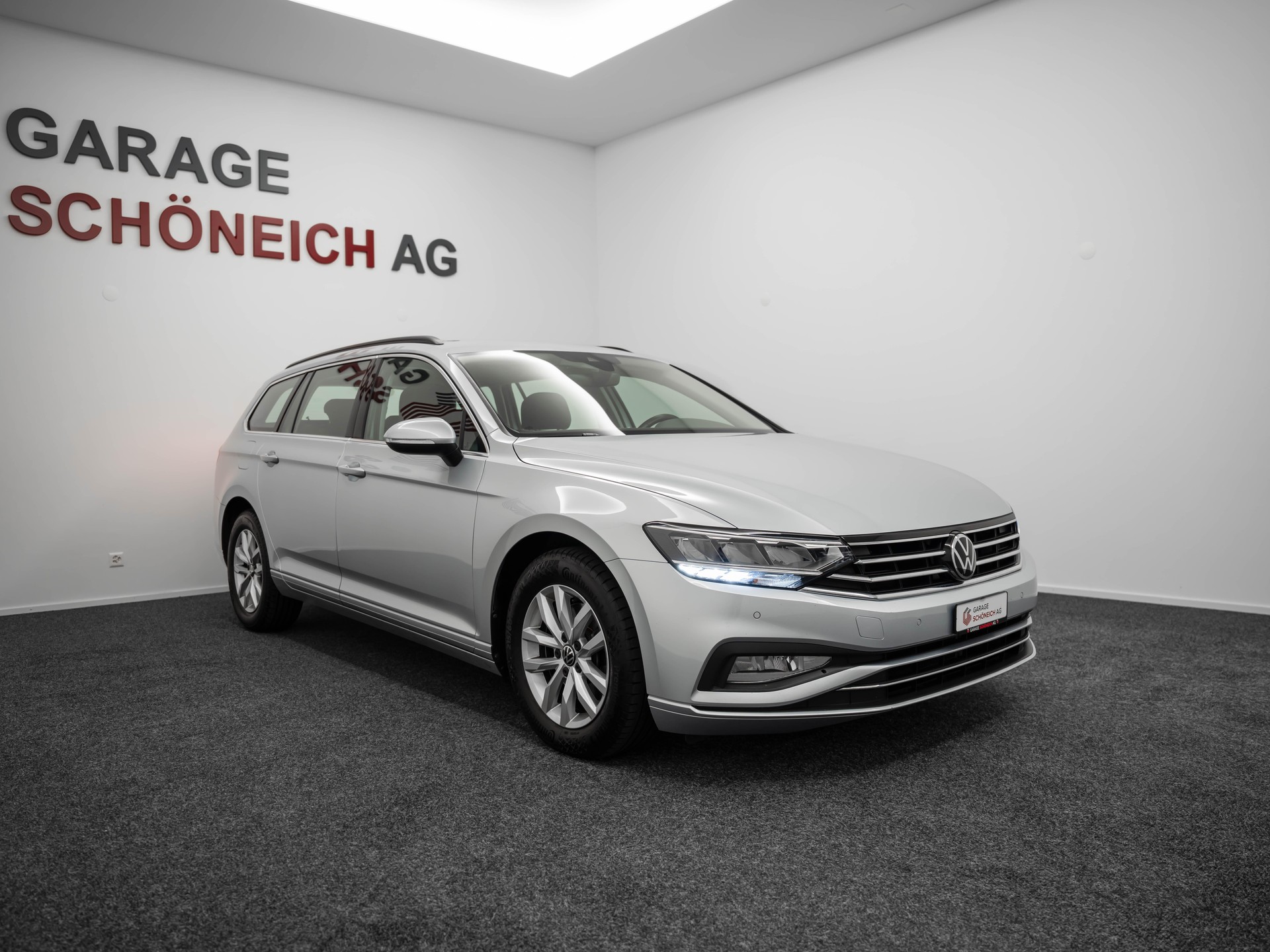 VW Passat Variant 2.0 TDI 150 Business DSG-image-2