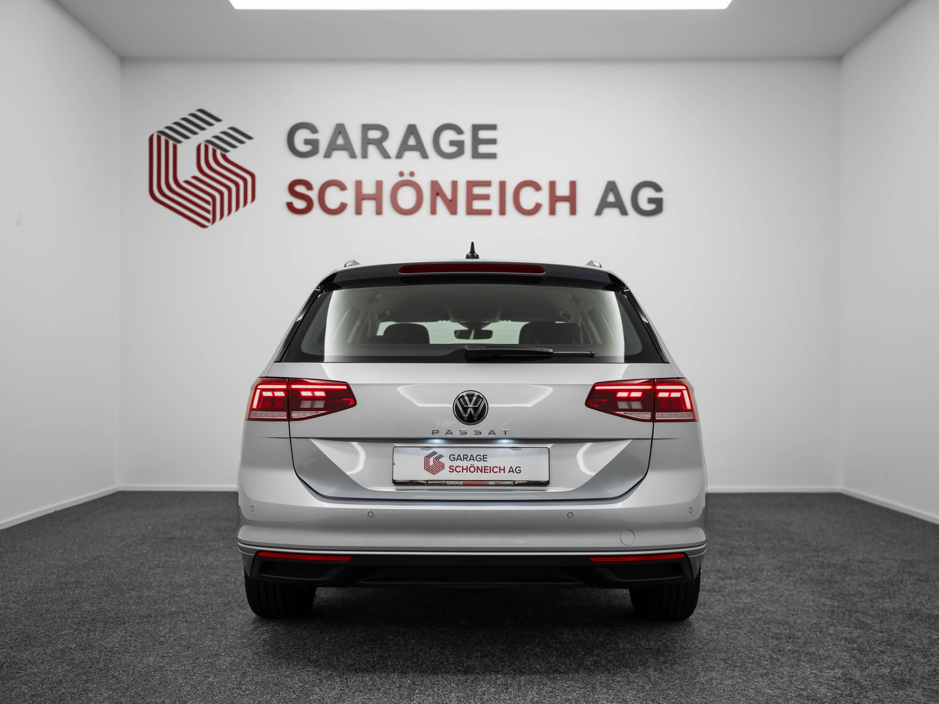 VW Passat Variant 2.0 TDI 150 Business DSG-image-5
