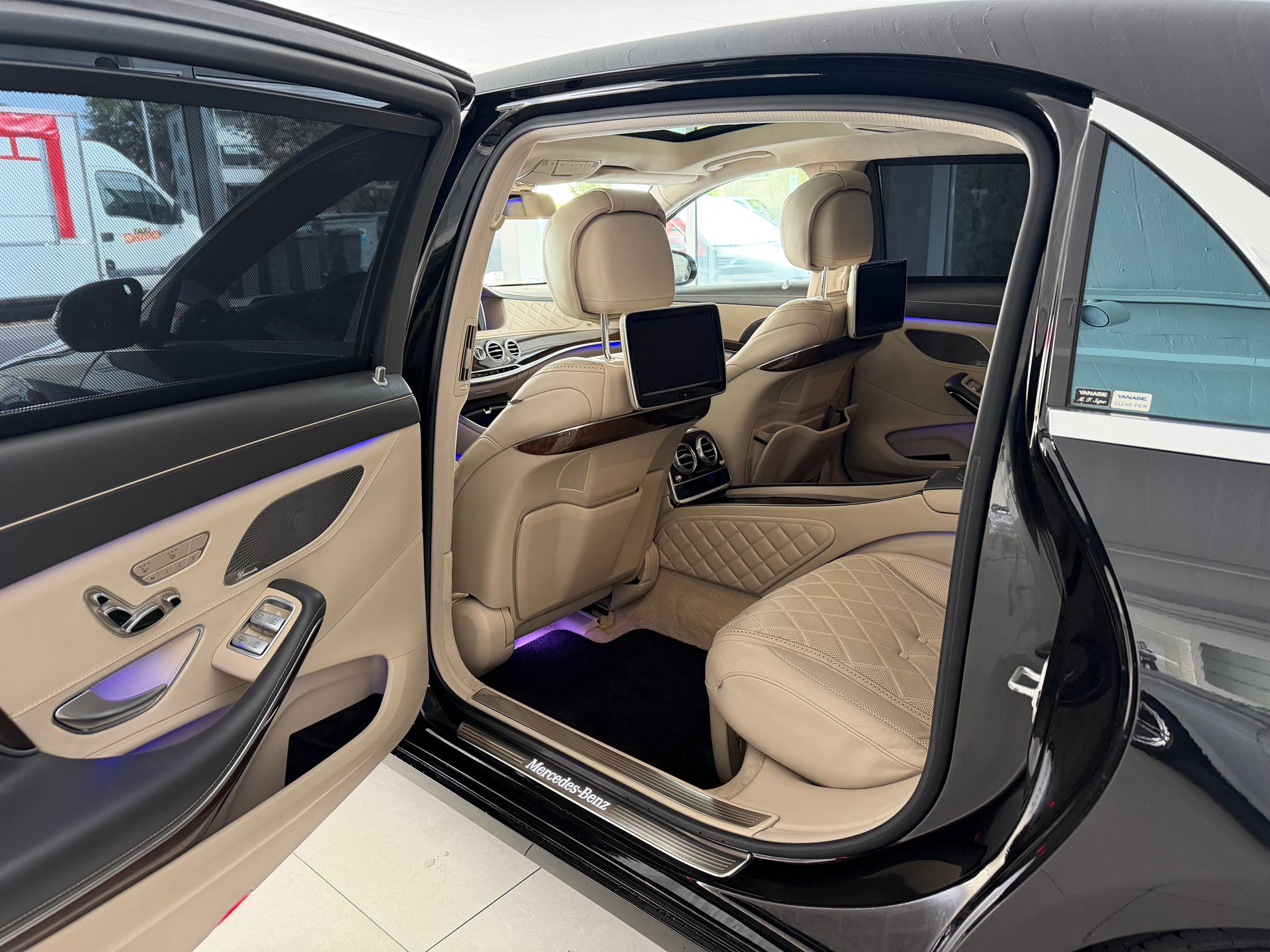 MERCEDES-BENZ S 600 Maybach 7G-Tronic-image-12