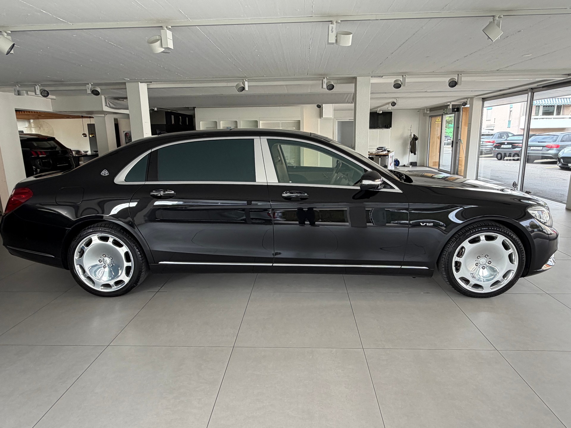 MERCEDES-BENZ S 600 Maybach 7G-Tronic-image-3