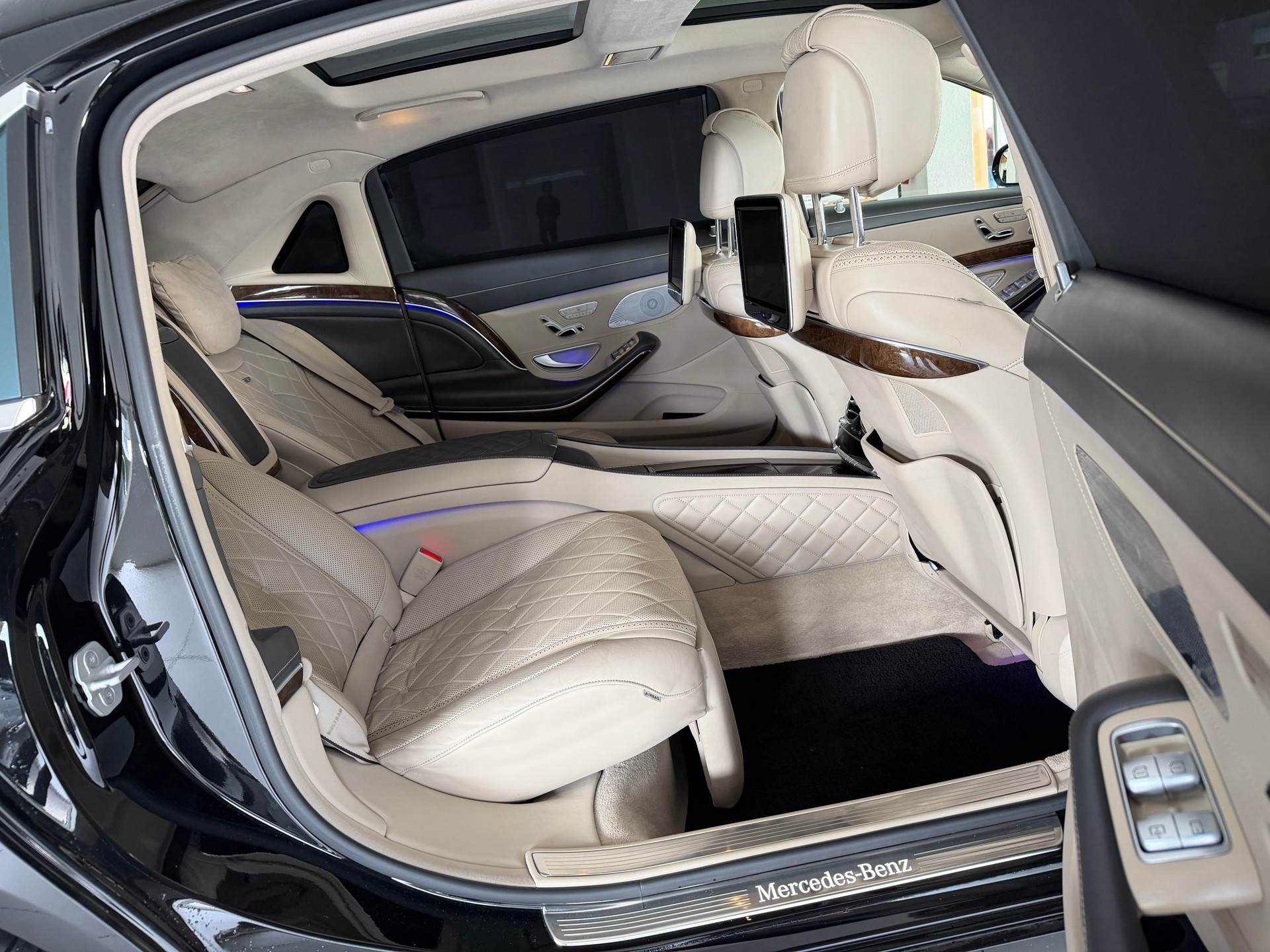 MERCEDES-BENZ S 600 Maybach 7G-Tronic-image-18