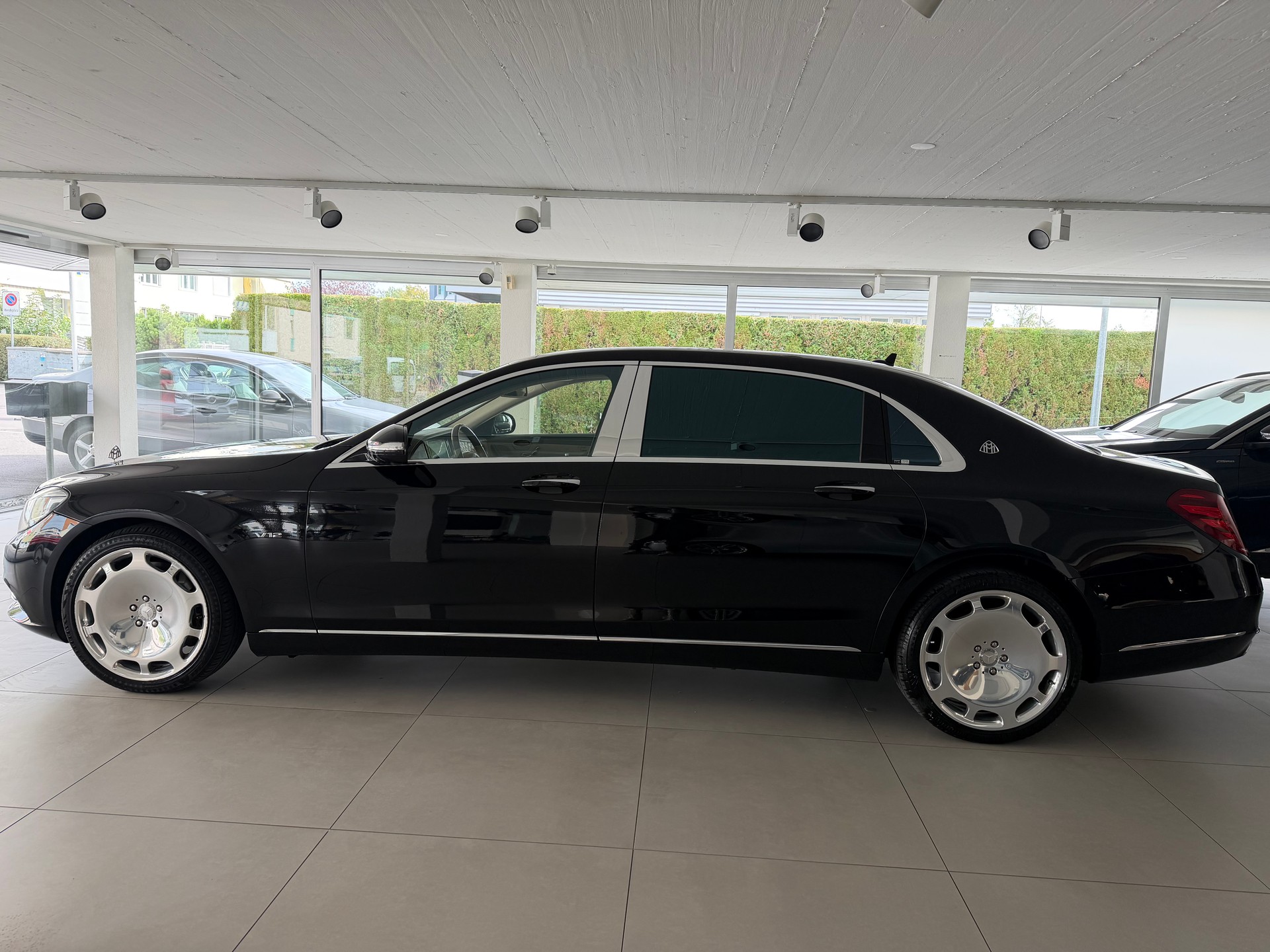 MERCEDES-BENZ S 600 Maybach 7G-Tronic-image-4