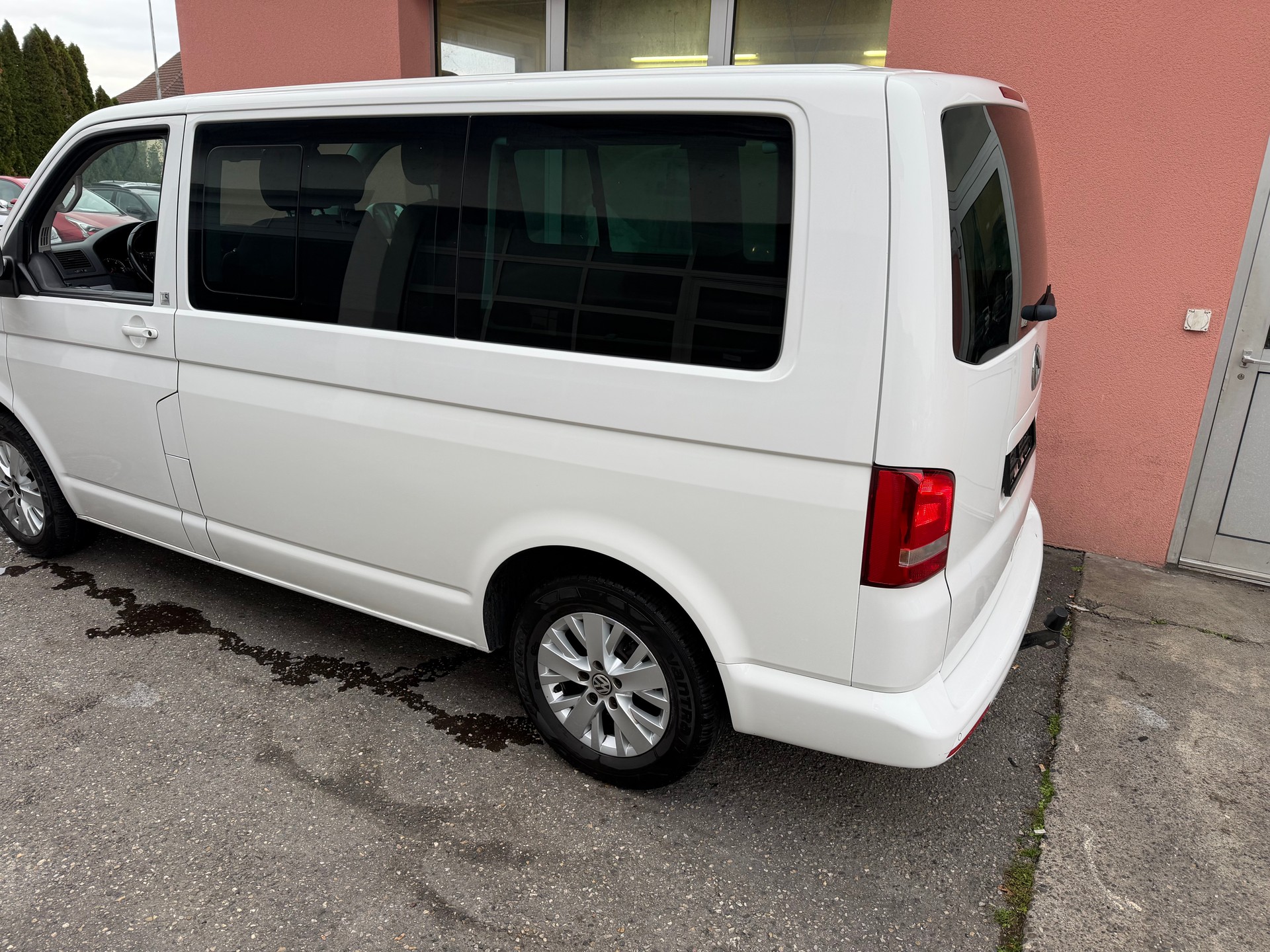 VW T5 Multivan 2.0 TDI CR Comfortline DSG-image-2